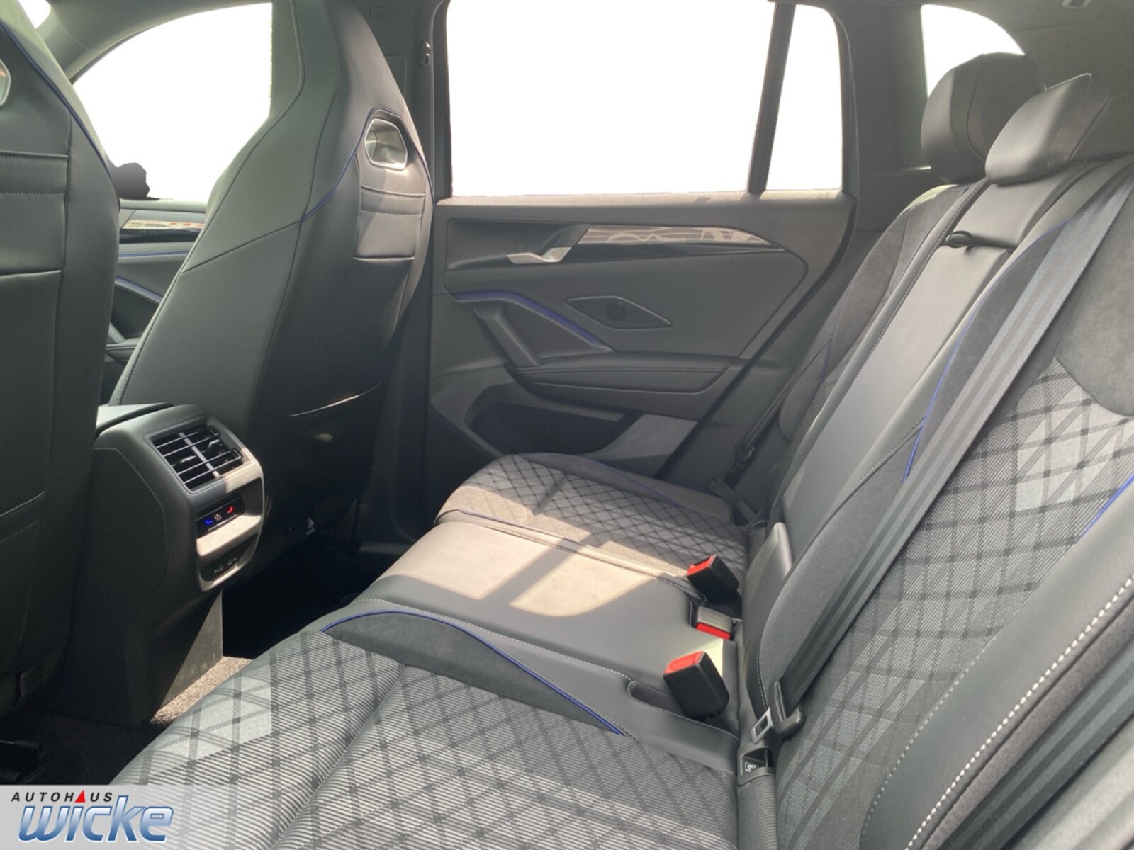 Volkswagen Tiguan – Bild 12