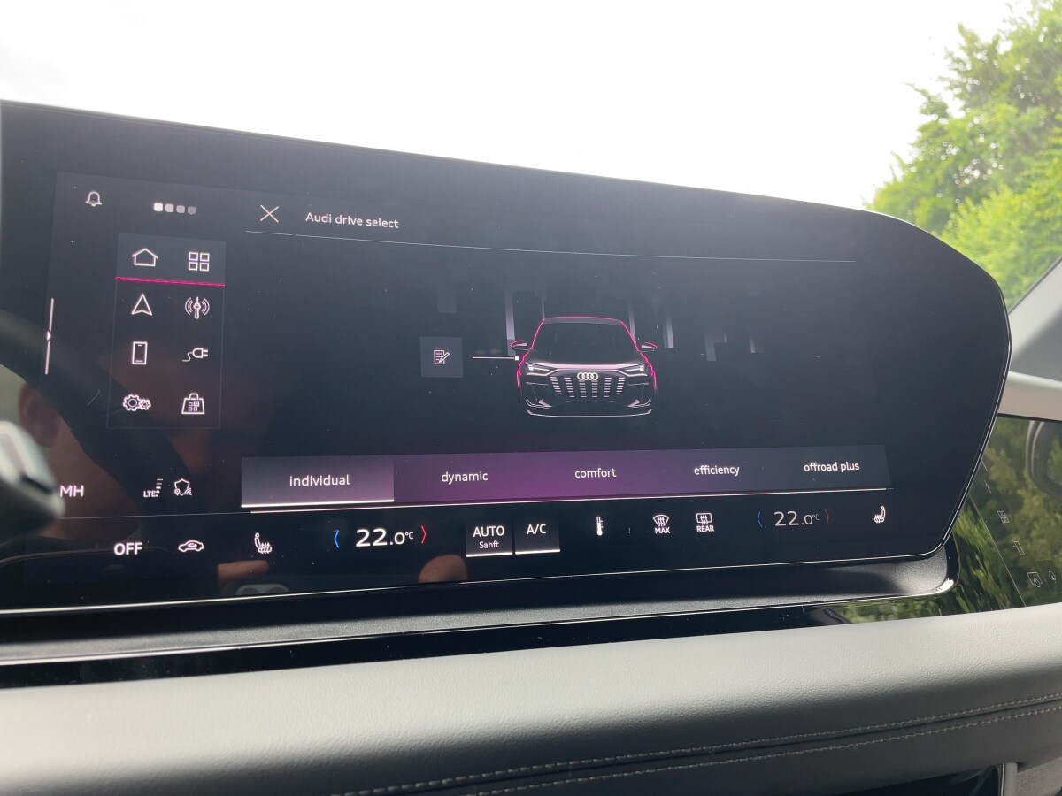 Image about Audi Q6 SUV e-tron e-tron quattro