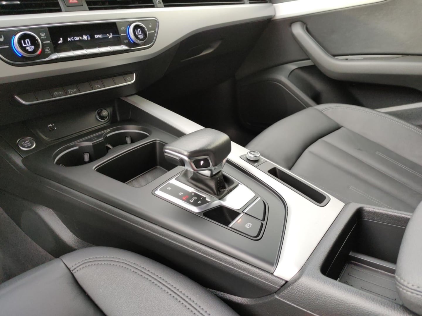 Bild über Audi A4 Avant S line 35 TFSI S tronic - für weitere Informationen kontaktieren Sie den Audi Partner