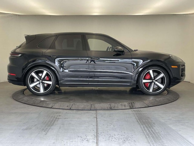 2025 Porsche Cayenne Turbo E-Hybrid - Photo 8