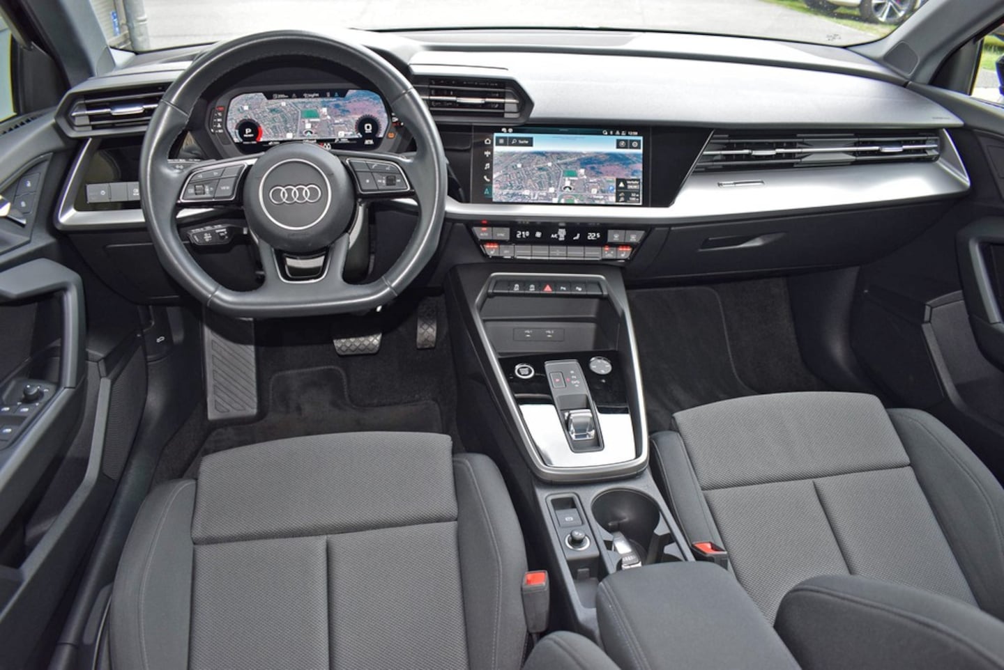 Bild über Audi A3 Sportback S line 35 TDI S tronic - für weitere Informationen kontaktieren Sie den Audi Partner