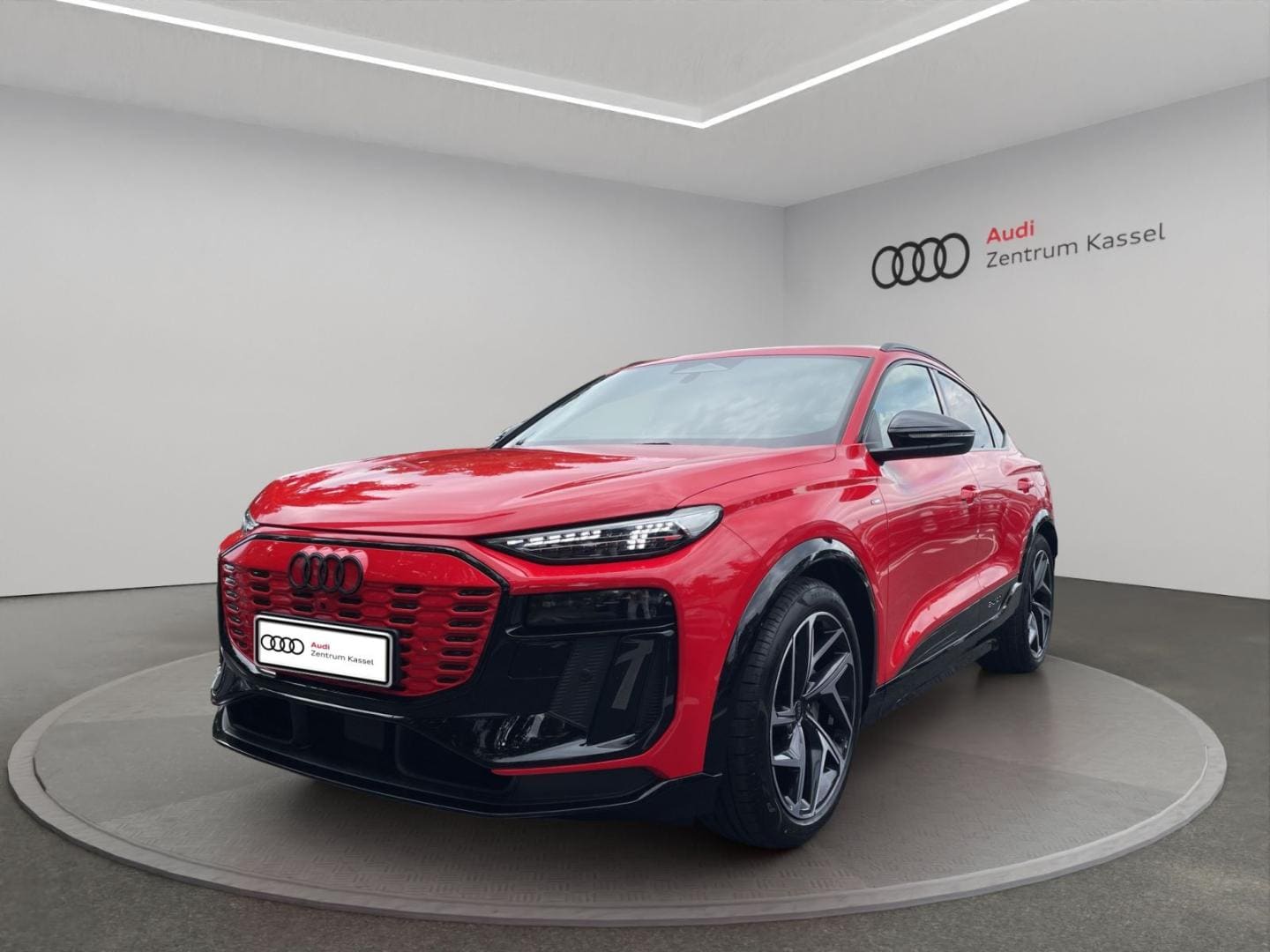 Bild über Audi Q6 Sportback e-tron e-tron performance - für weitere Informationen kontaktieren Sie den Audi Partner