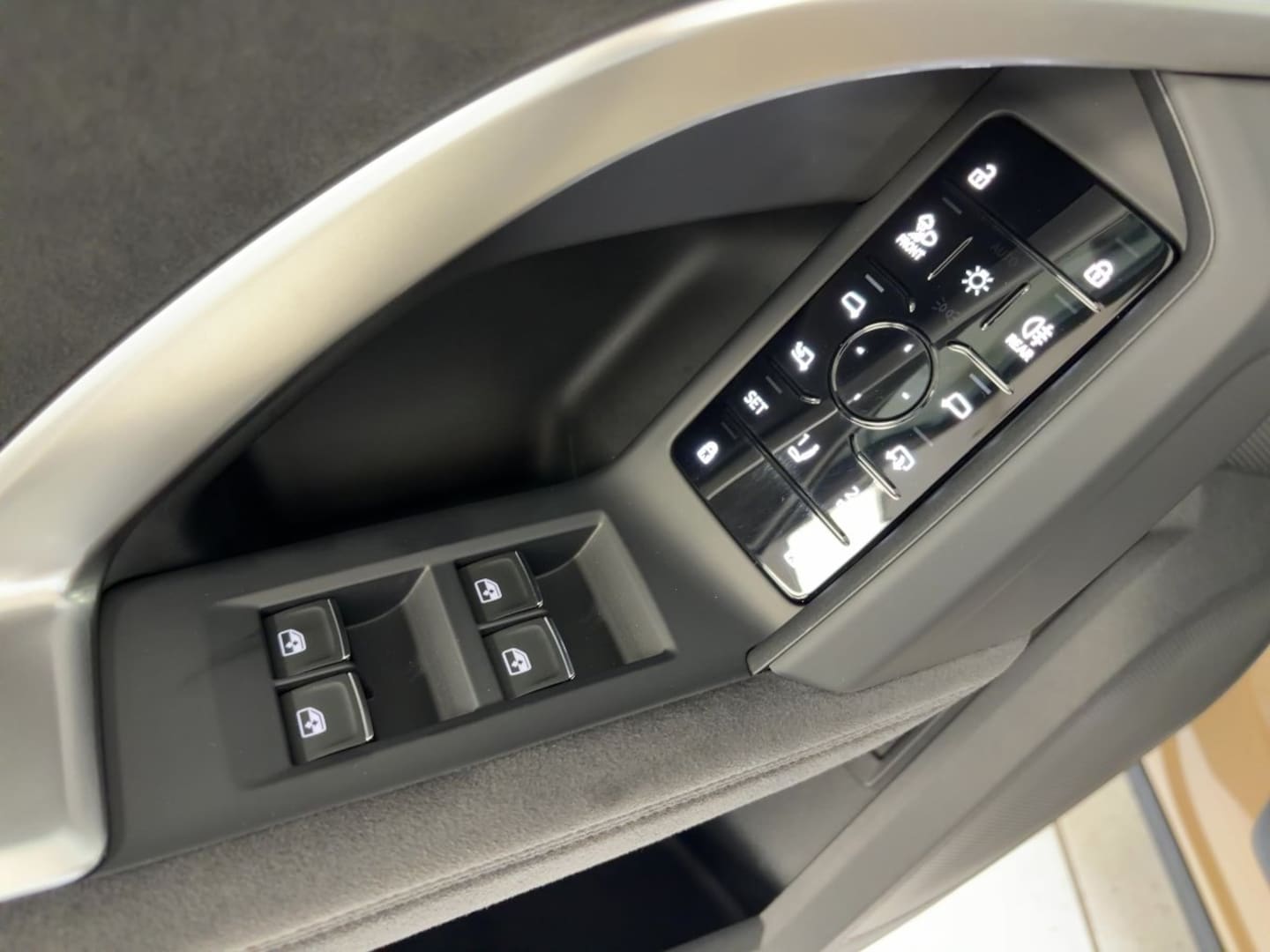 Bild über Audi Q5 Sportback TDI quattro 150 kW S tronic - für weitere Informationen kontaktieren Sie den Audi Partner