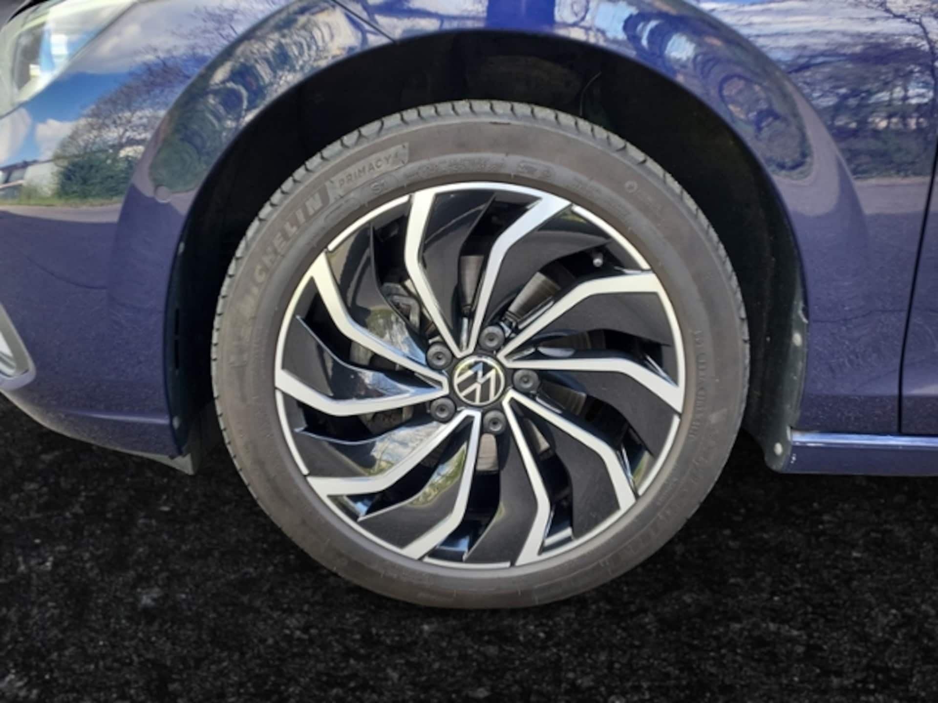Volkswagen Golf Style