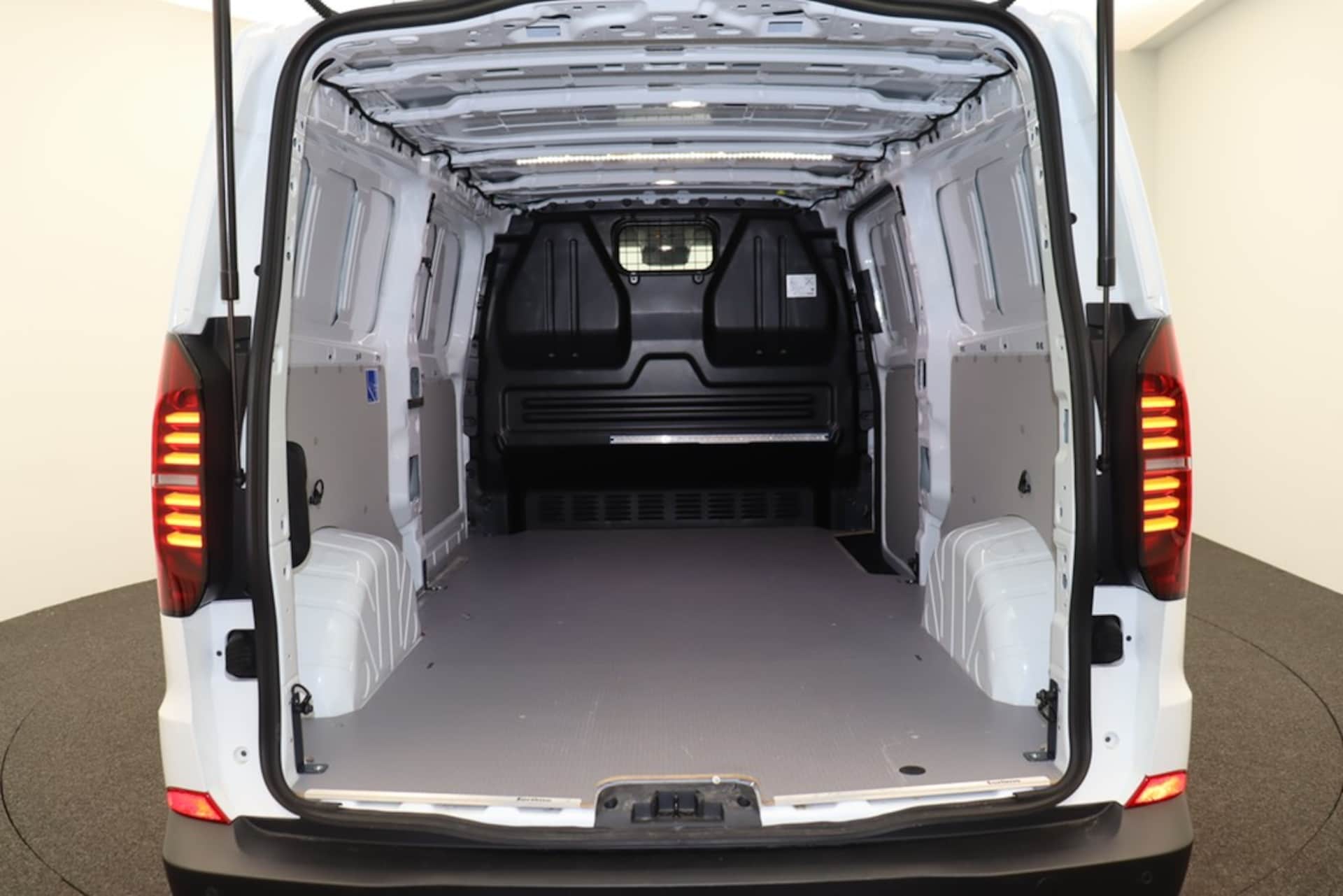 Volkswagen Transporter Kasten langer Radstand
