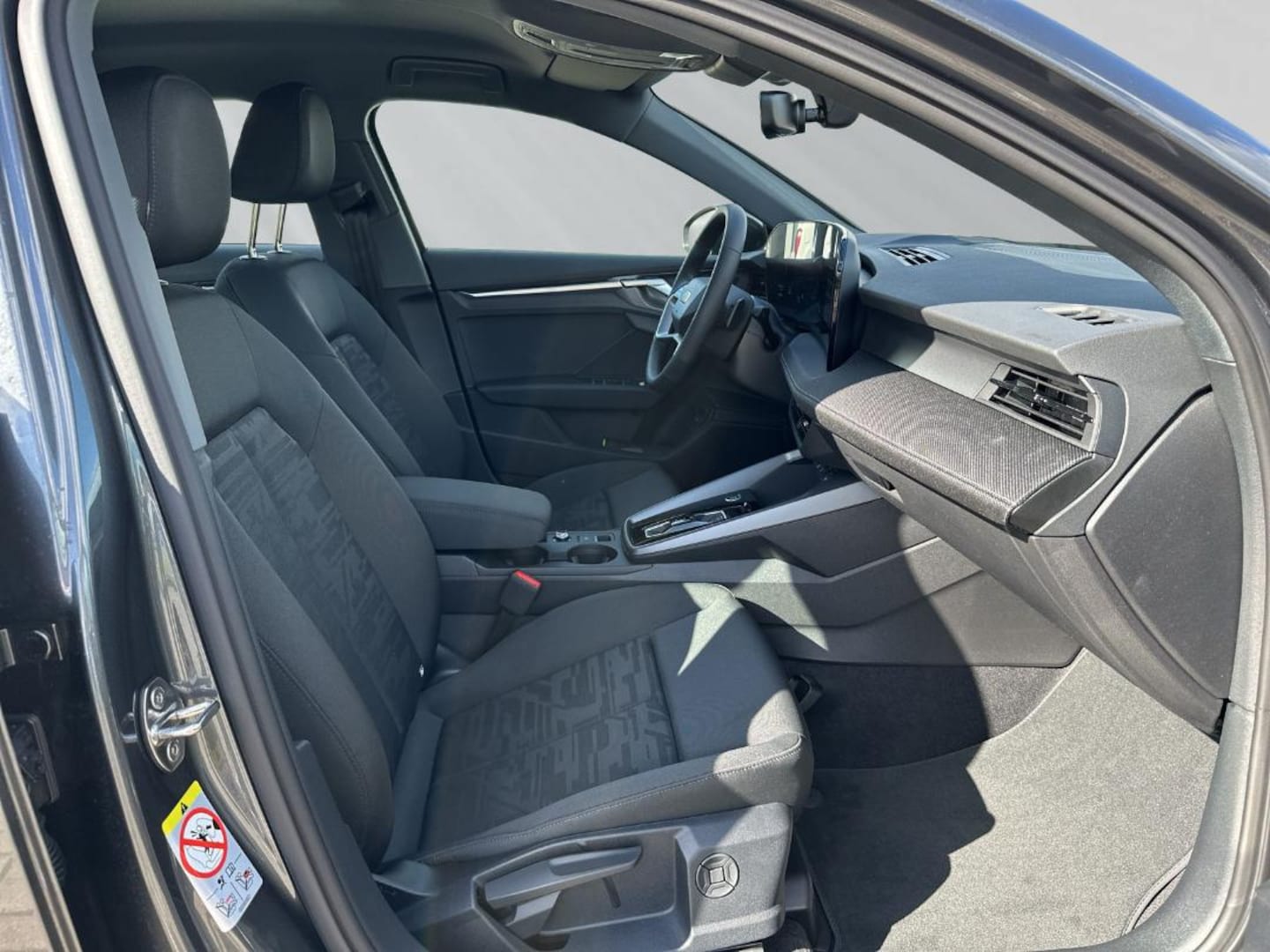 Bild über Audi A3 Limousine S line TFSI 110 kW S tronic - für weitere Informationen kontaktieren Sie den Audi Partner