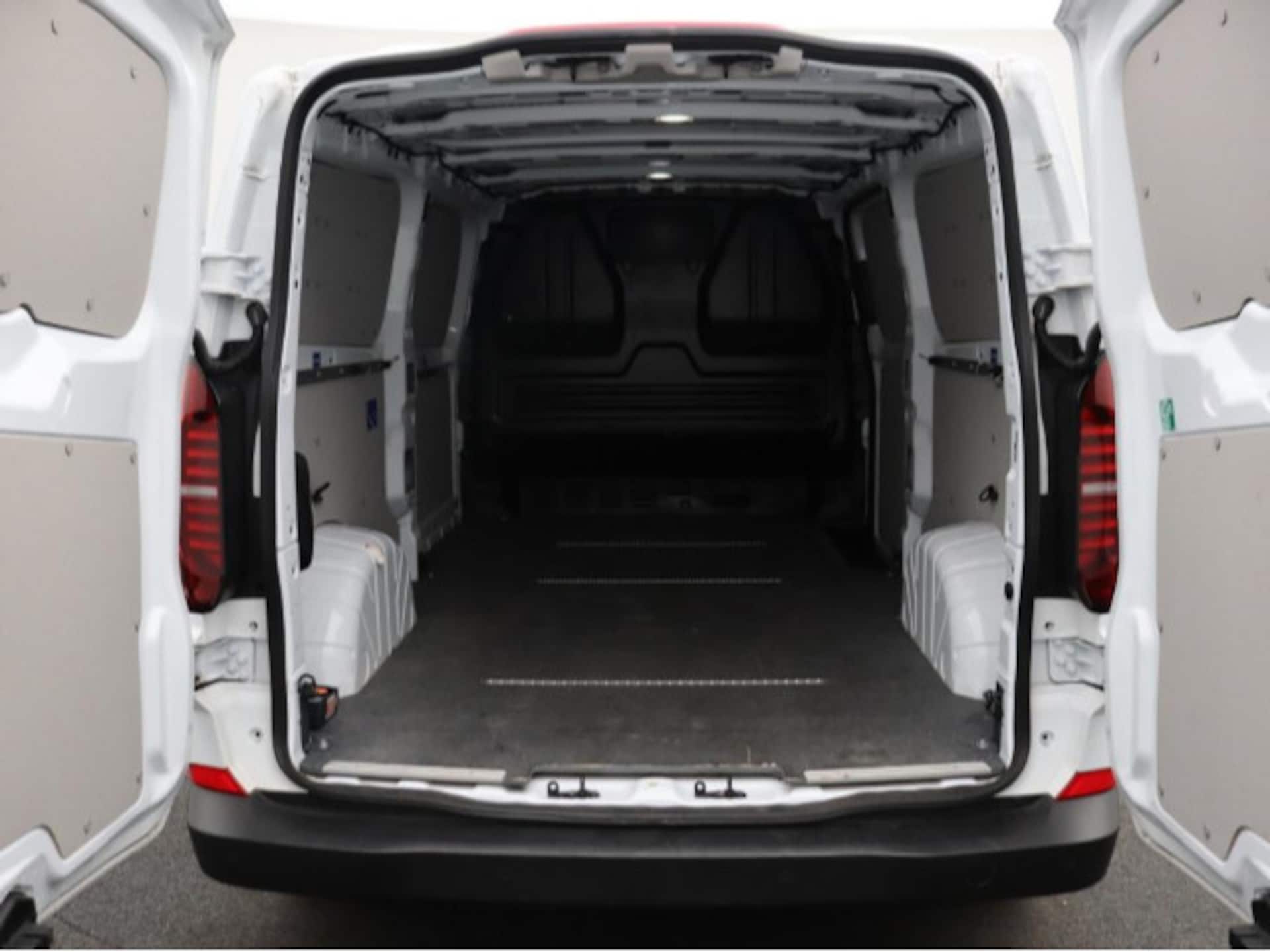 Volkswagen Transporter Kasten langer Radstand