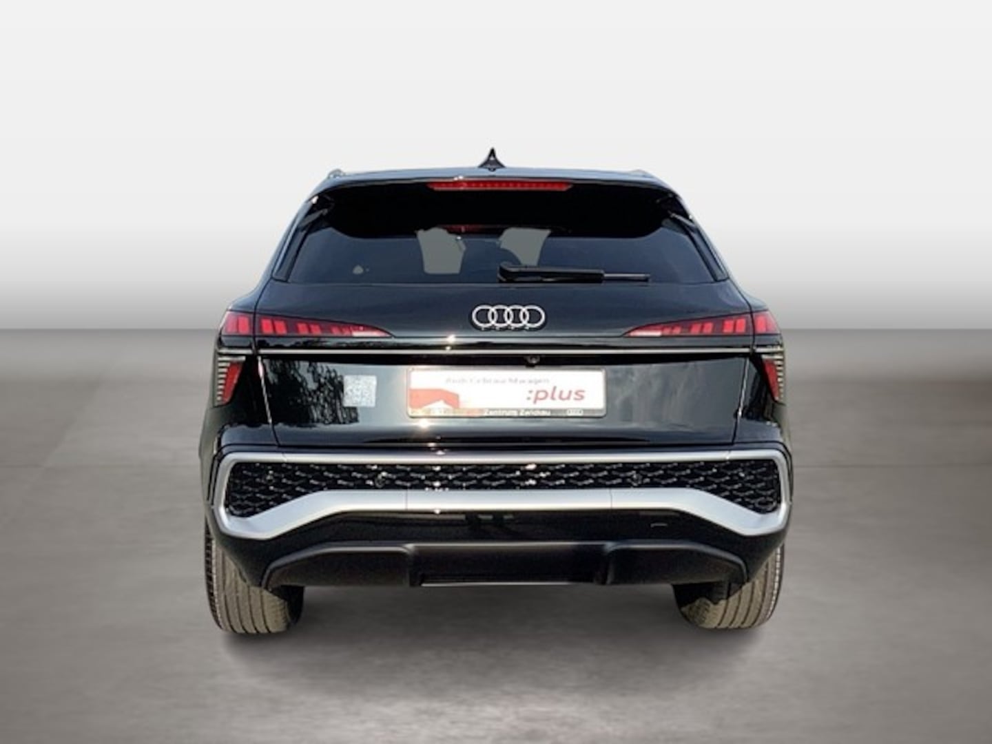 Bild über Audi Q3 SUV TFSI 110 kW S tronic - für weitere Informationen kontaktieren Sie den Audi Partner
