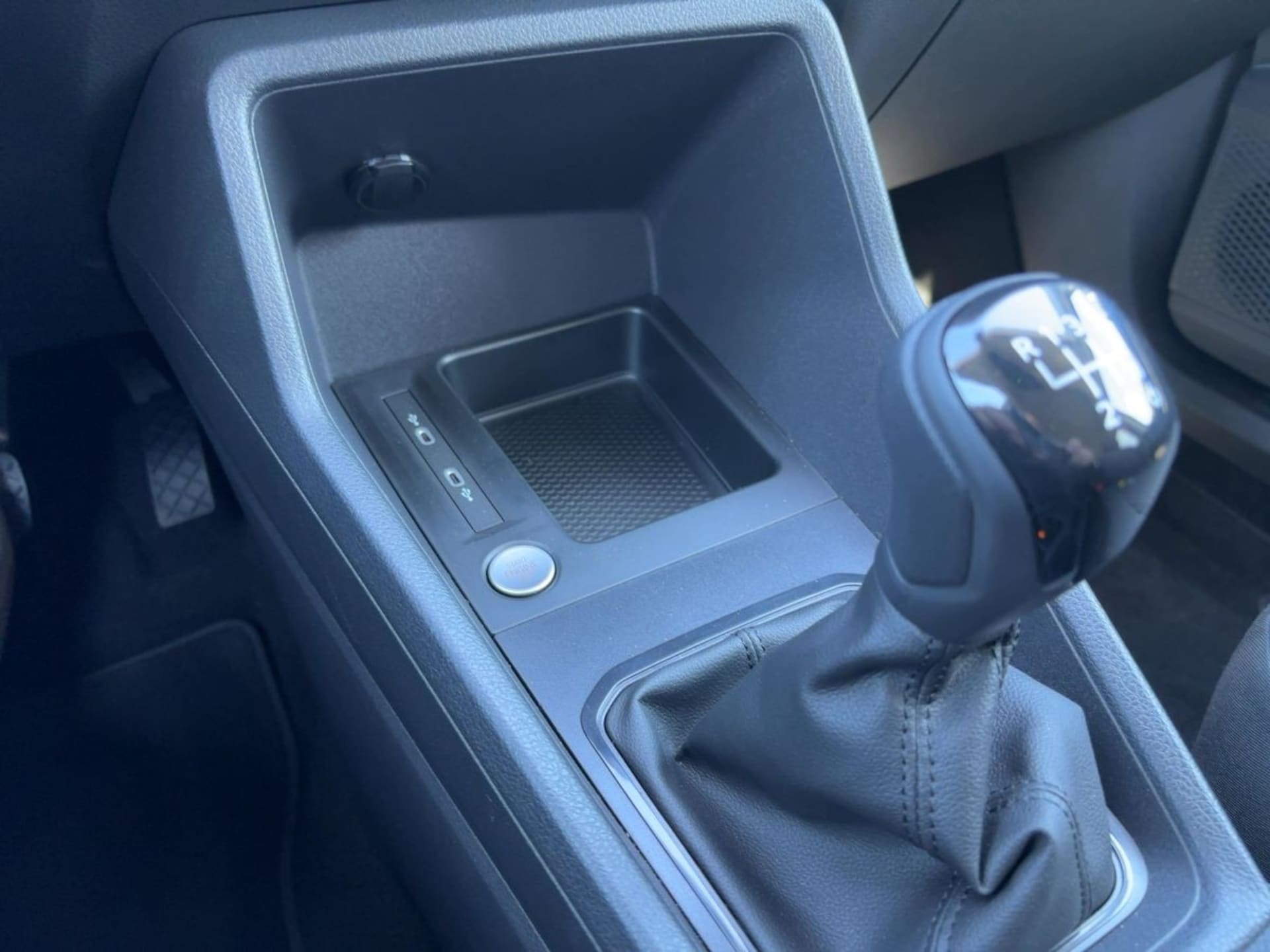 Volkswagen Caddy Basis-Modell
