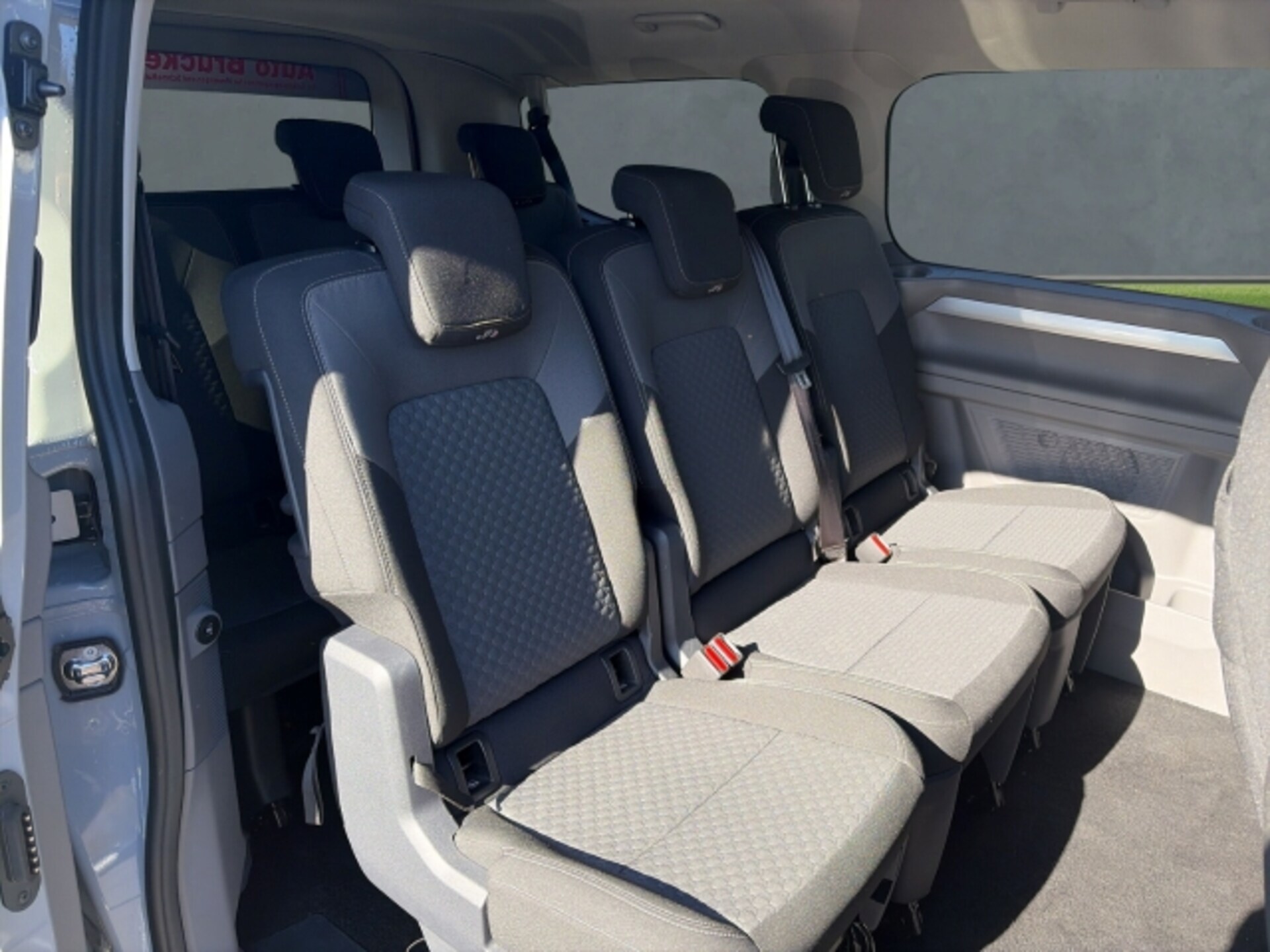 Volkswagen Caravelle Life