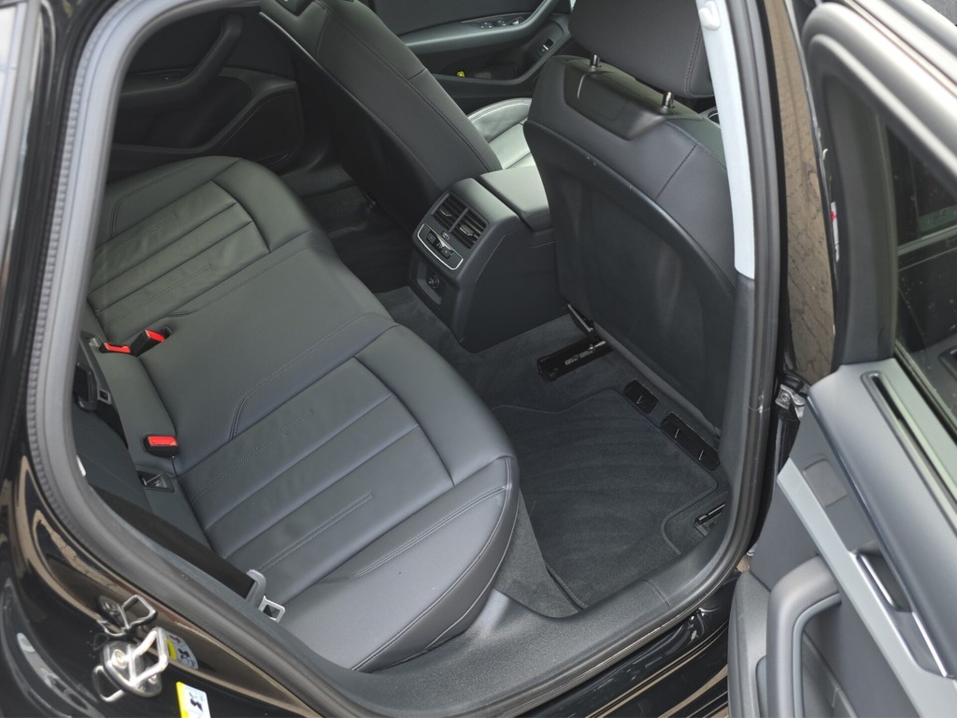 Audi A4 Avant S line