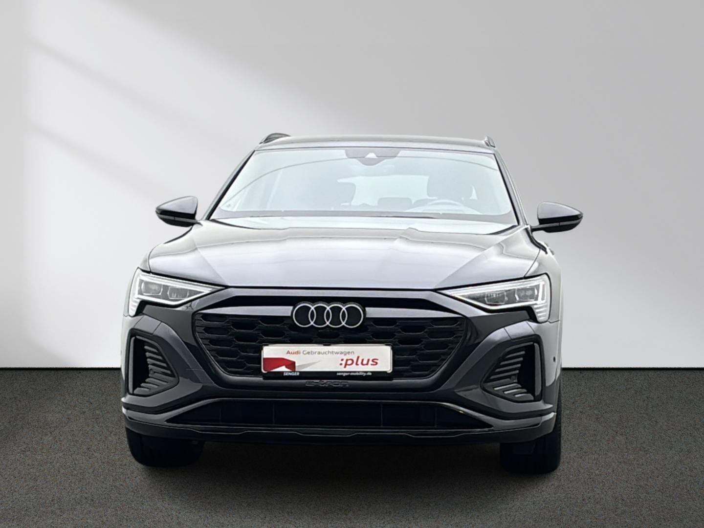 Bild über Audi Q8 e-tron S line 50 e-tron quattro - für weitere Informationen kontaktieren Sie den Audi Partner