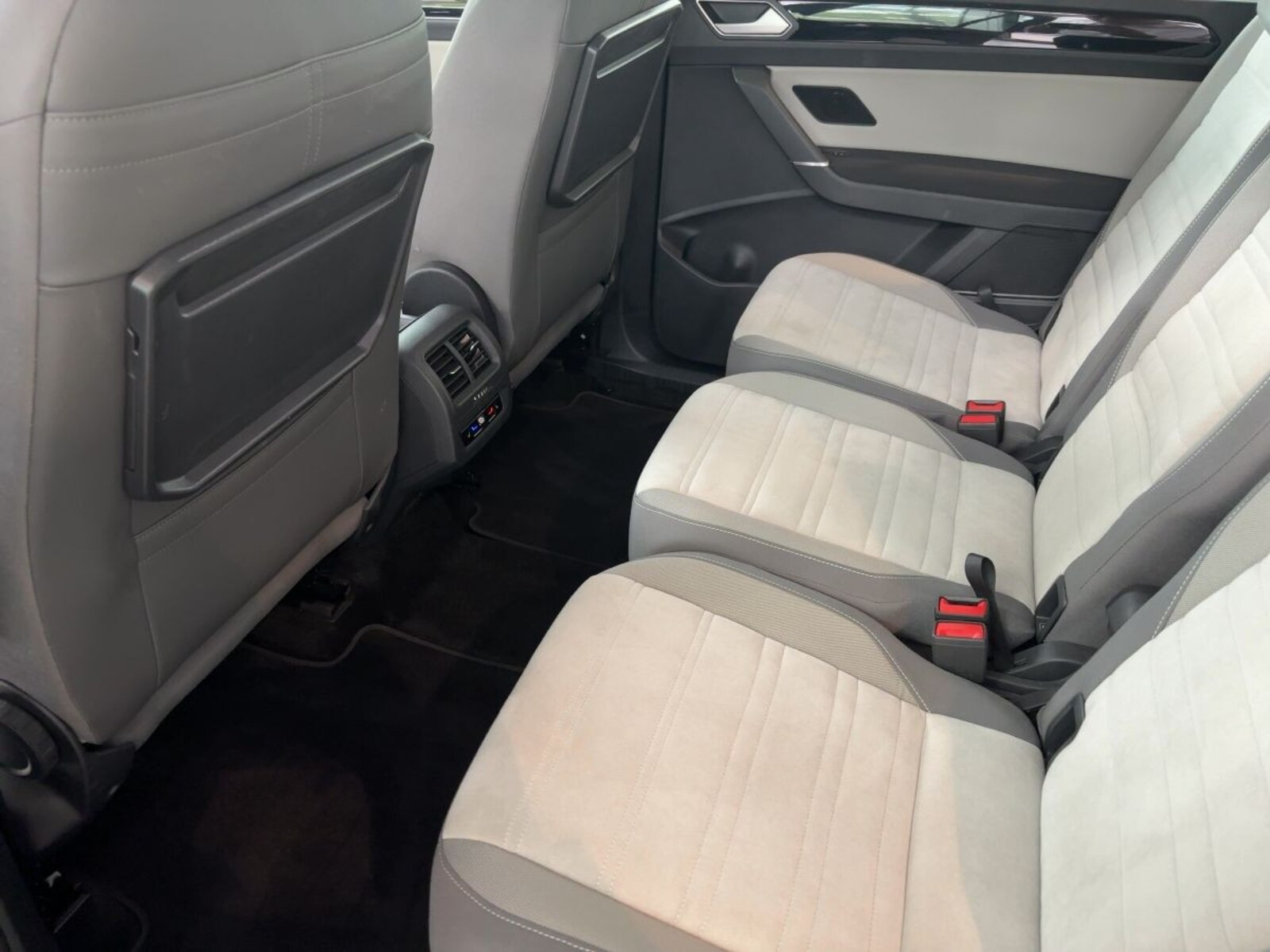 Volkswagen Touran – Bild 8