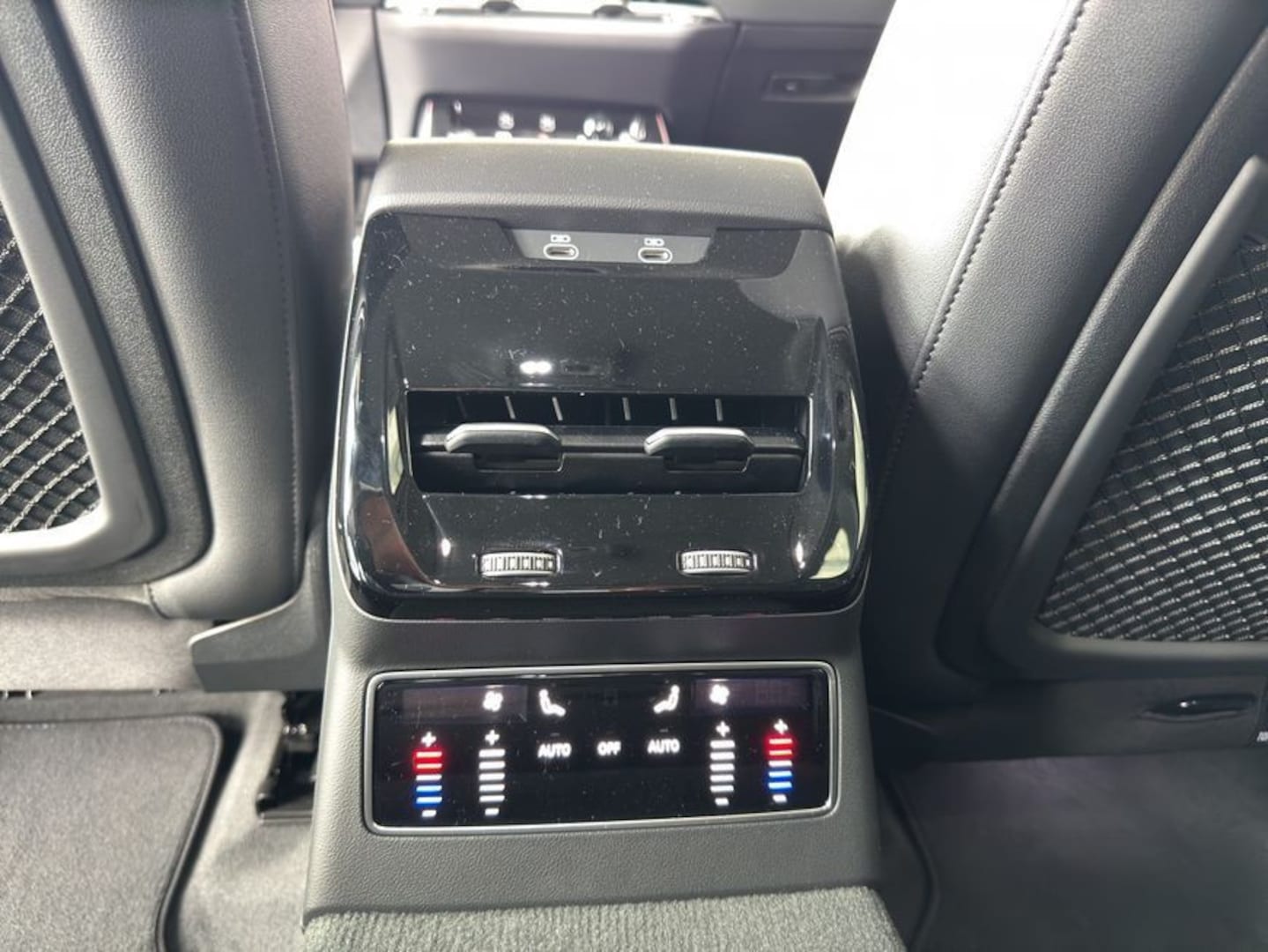 Bild über Audi A6 Avant TDI quattro 150 kW S tronic - für weitere Informationen kontaktieren Sie den Audi Partner