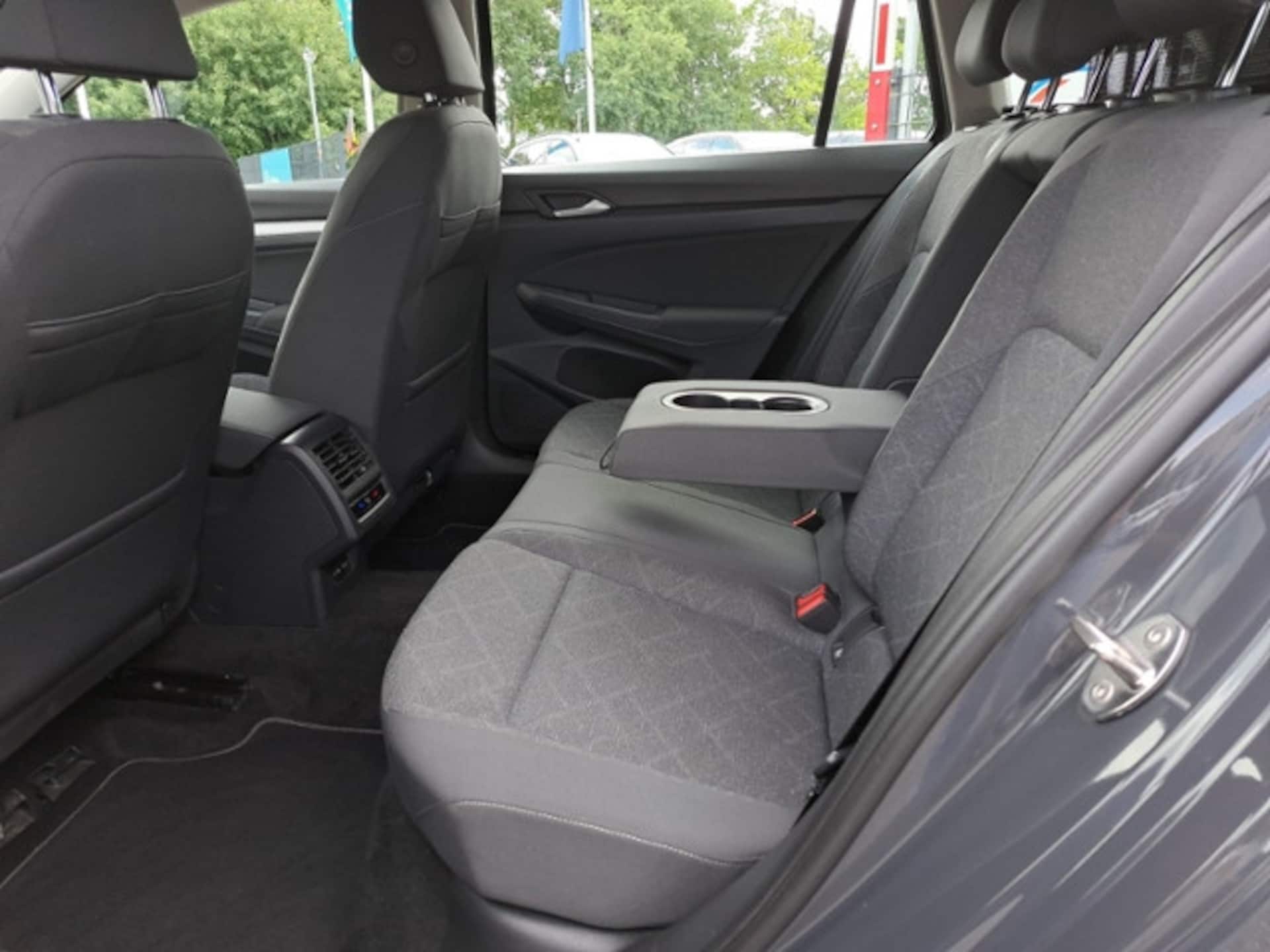 Volkswagen Golf Variant Life