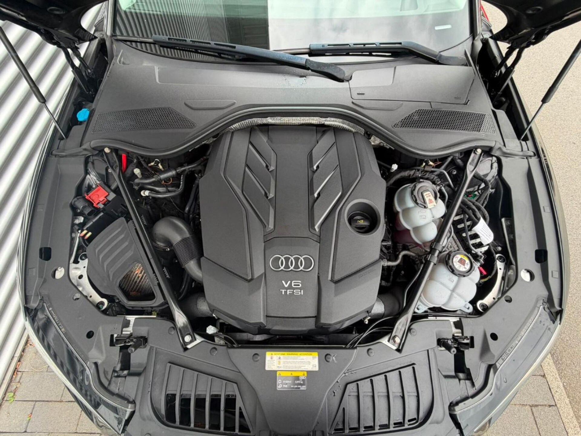 Audi A8 TFSI e