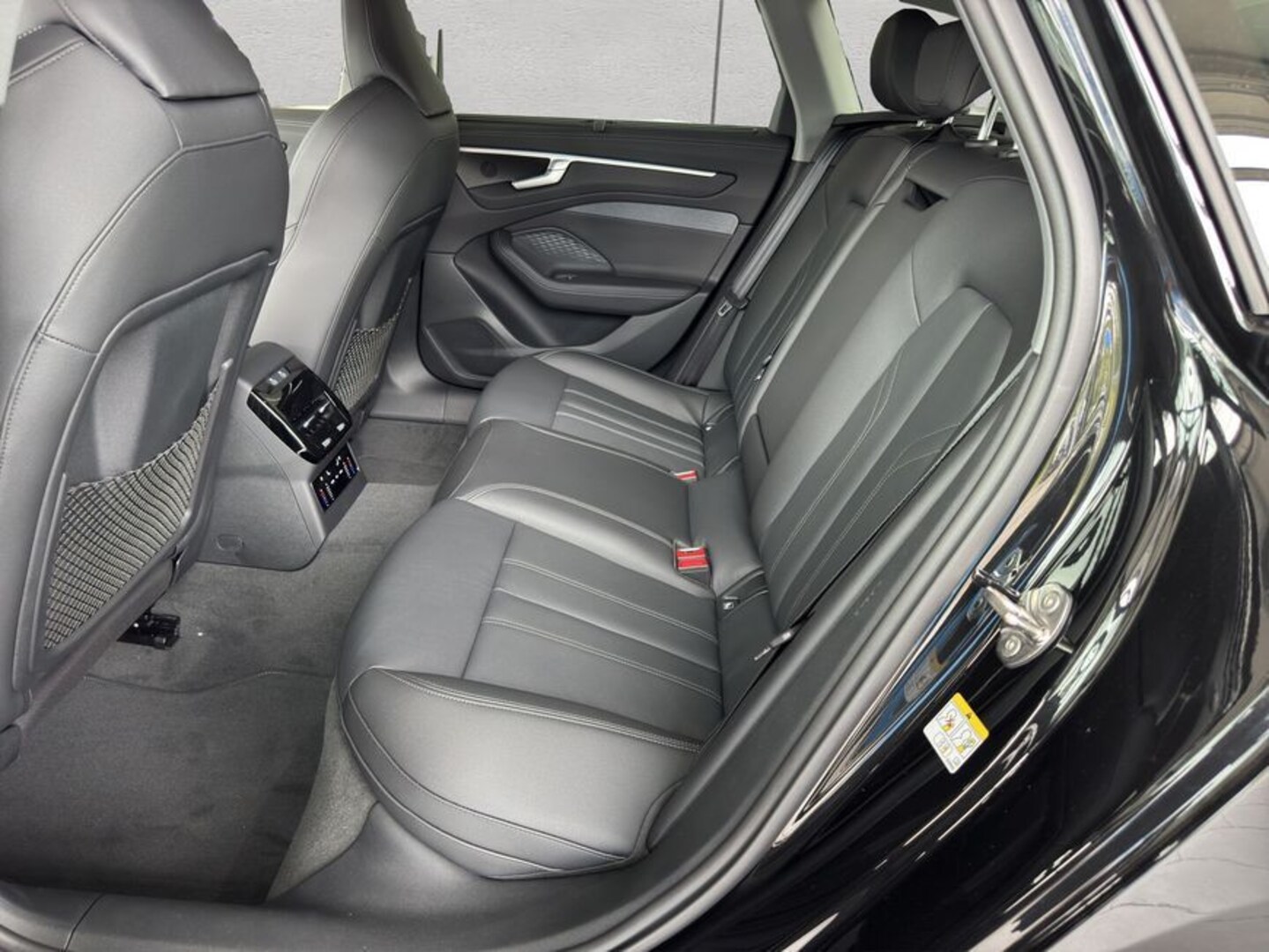 Bild über Audi A6 Avant TDI quattro 150 kW S tronic - für weitere Informationen kontaktieren Sie den Audi Partner