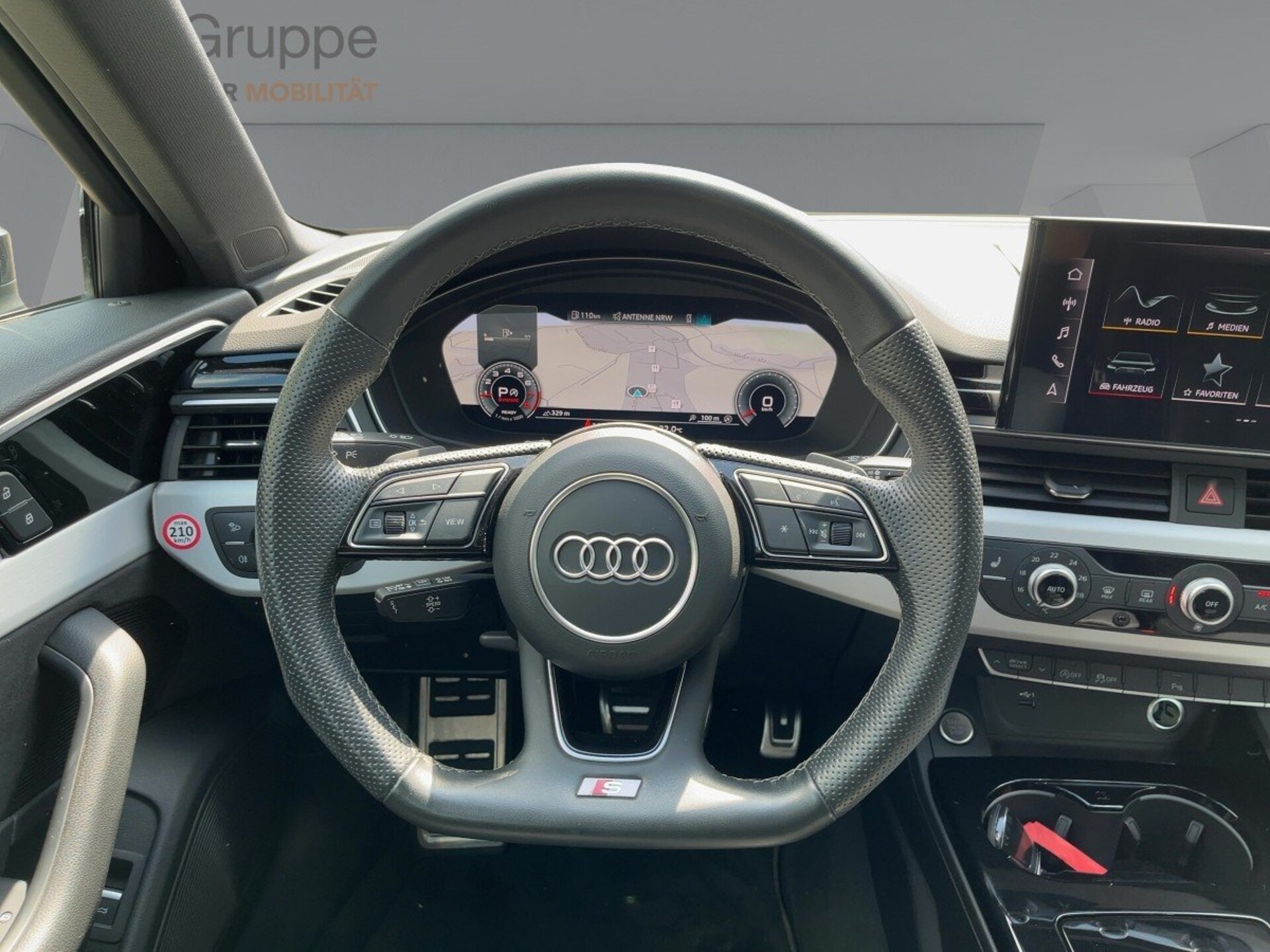 Audi A4 Avant S line