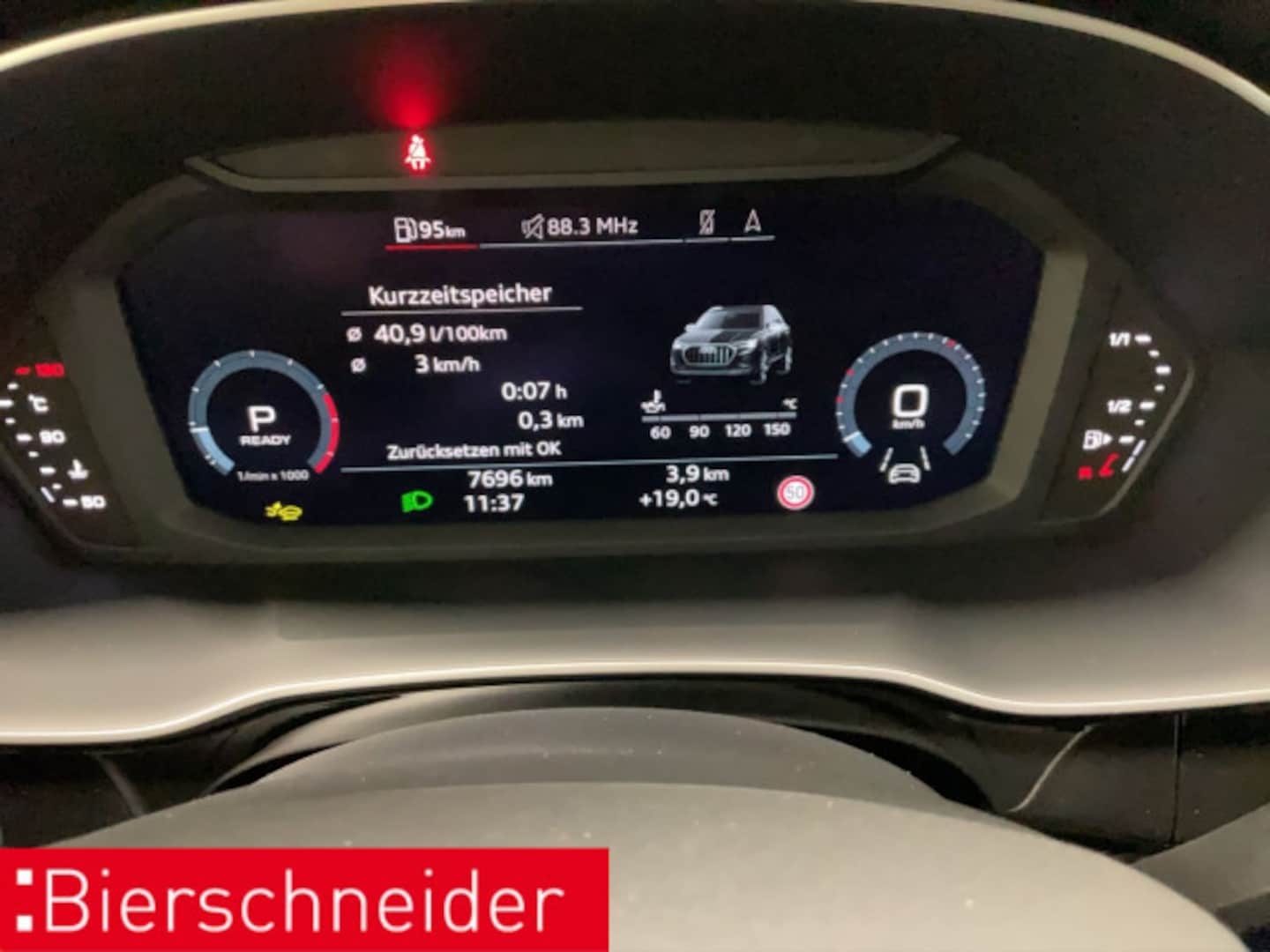 Bild über Audi Q3 TFSI quattro 140 kW S tronic - für weitere Informationen kontaktieren Sie den Audi Partner
