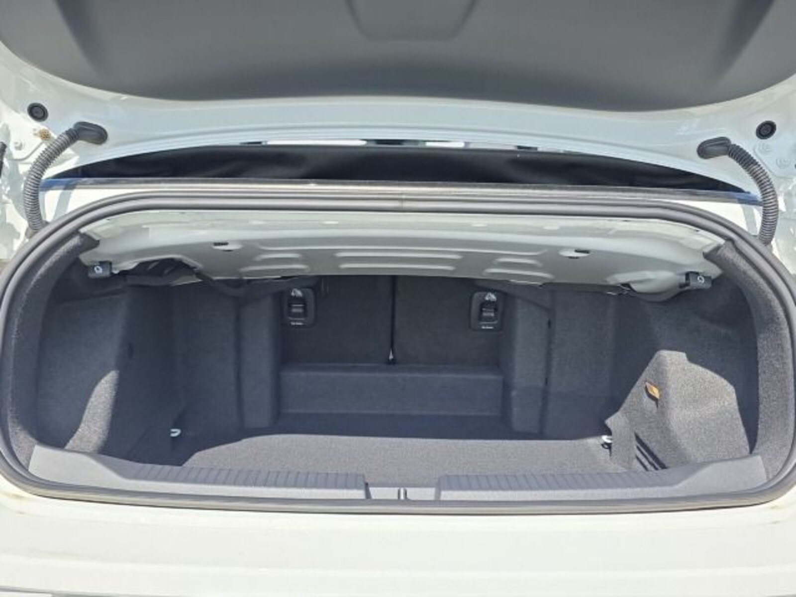 Volkswagen T-Roc Cabriolet – Bild 16