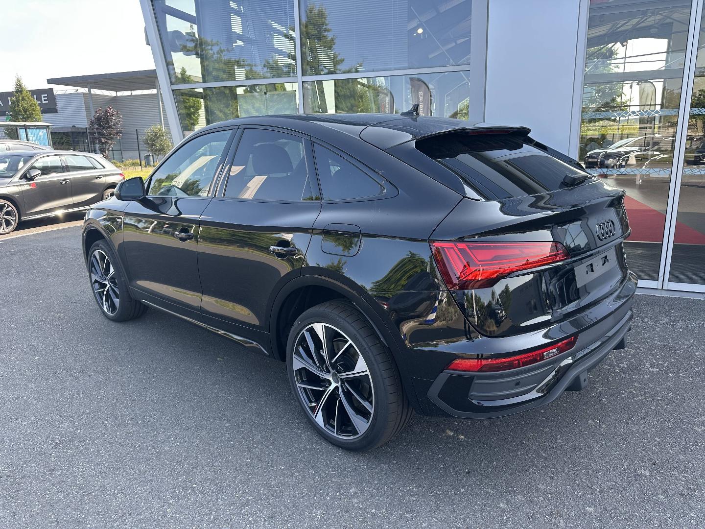 Image about Audi Q5 Sportback TFSI e S line 50 TFSI e Hybride rechargeable quattro220(299)kW(ch)S tronic