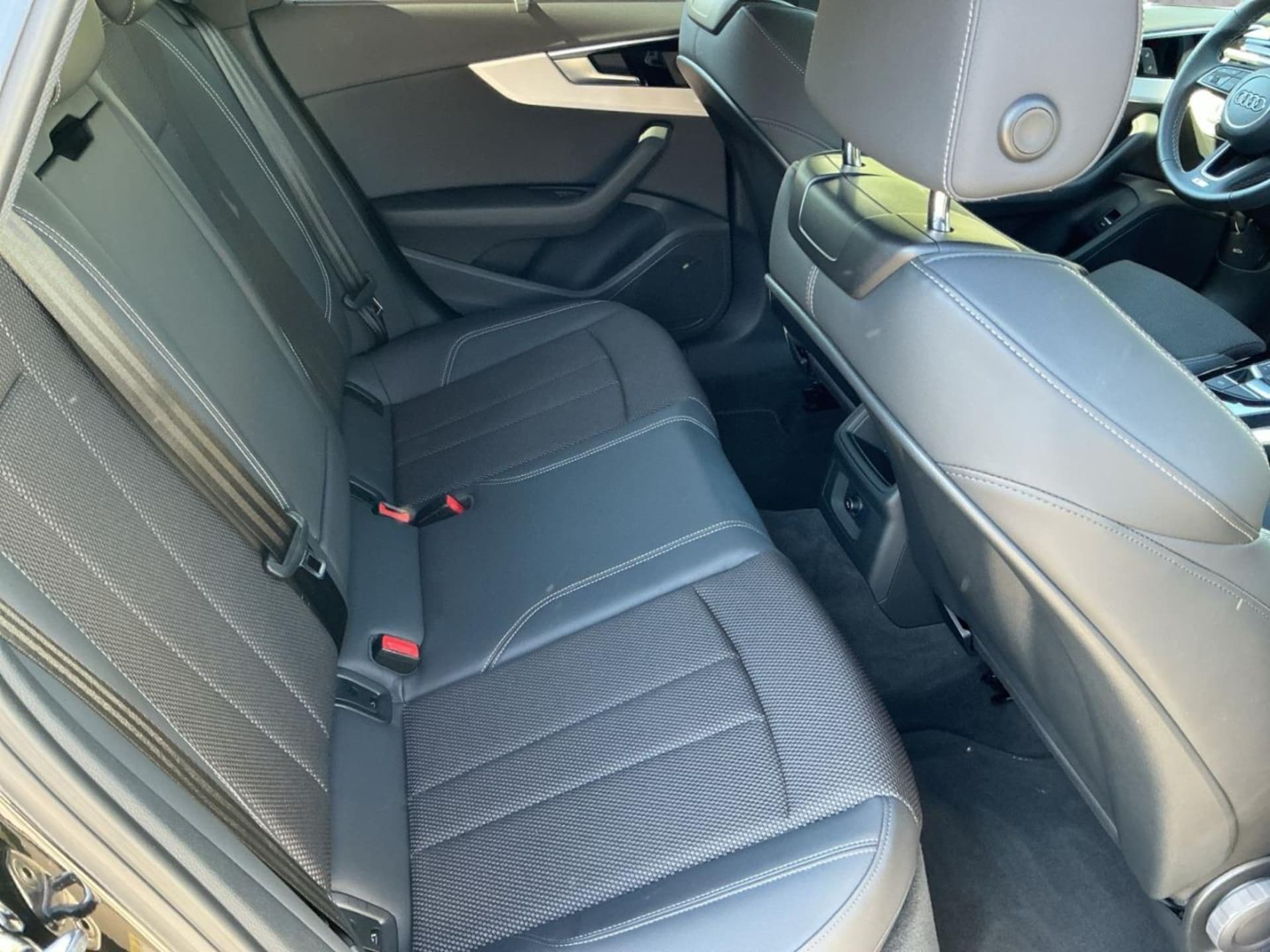 Audi A4 Avant S line