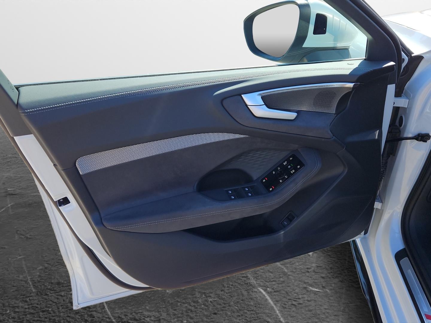 Bild über Audi A5 Avant TDI 150 kW S tronic - für weitere Informationen kontaktieren Sie den Audi Partner