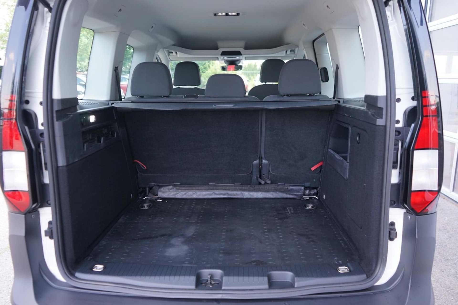 Volkswagen Caddy Kombi Basis-Modell
