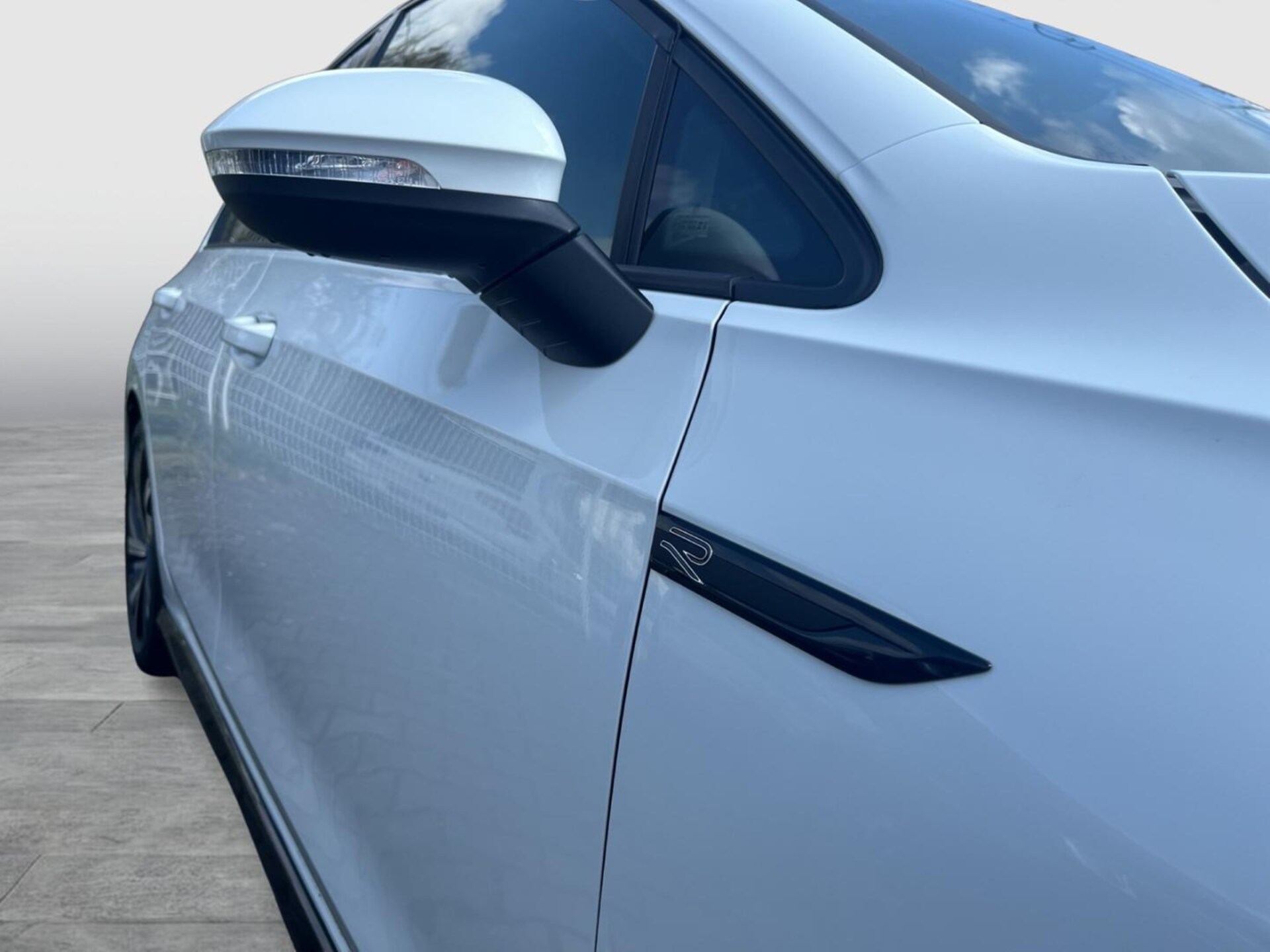 Volkswagen Golf R-Line