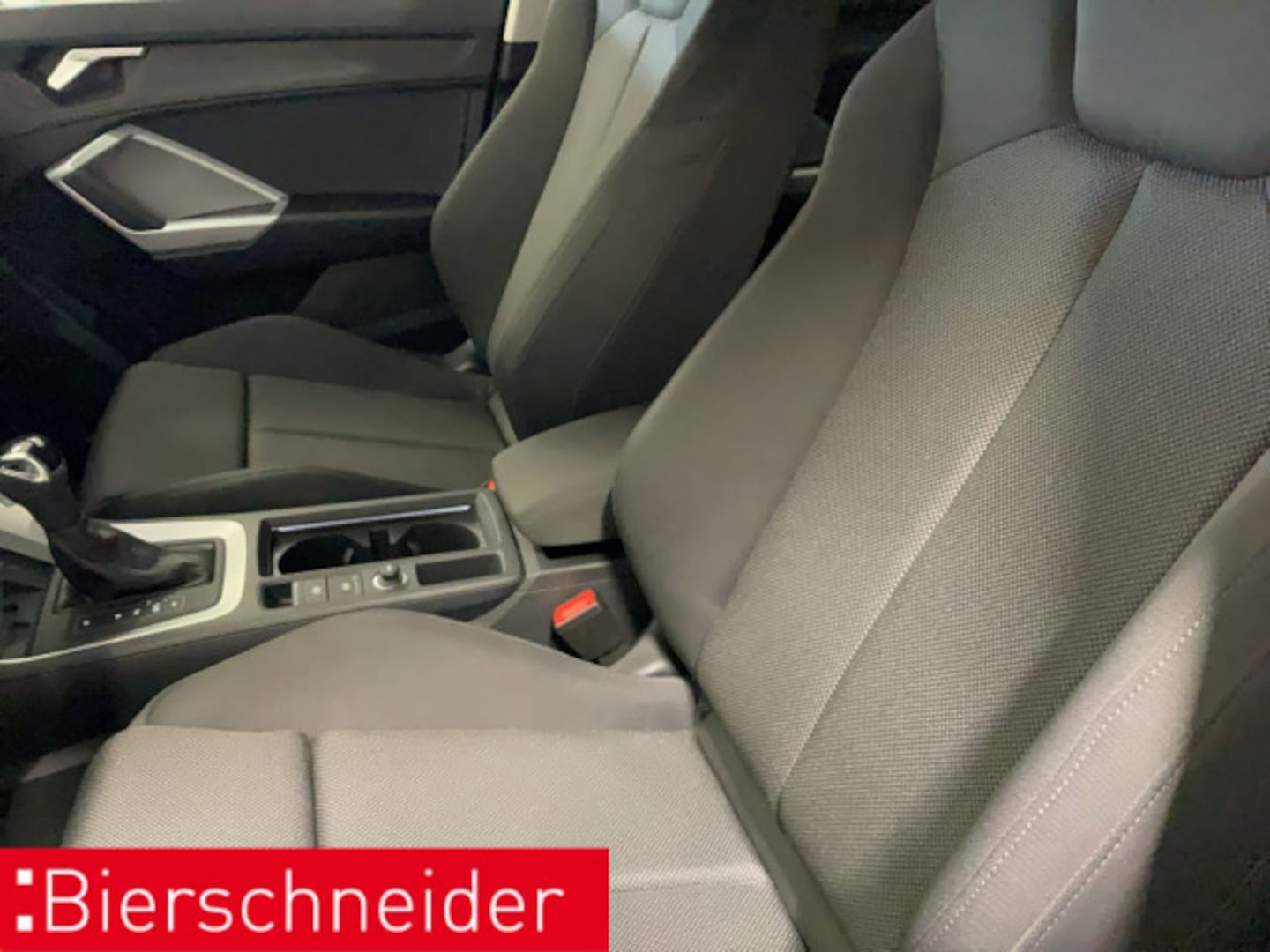 Bild über Audi Q3 advanced 35 TFSI S tronic - für weitere Informationen kontaktieren Sie den Audi Partner