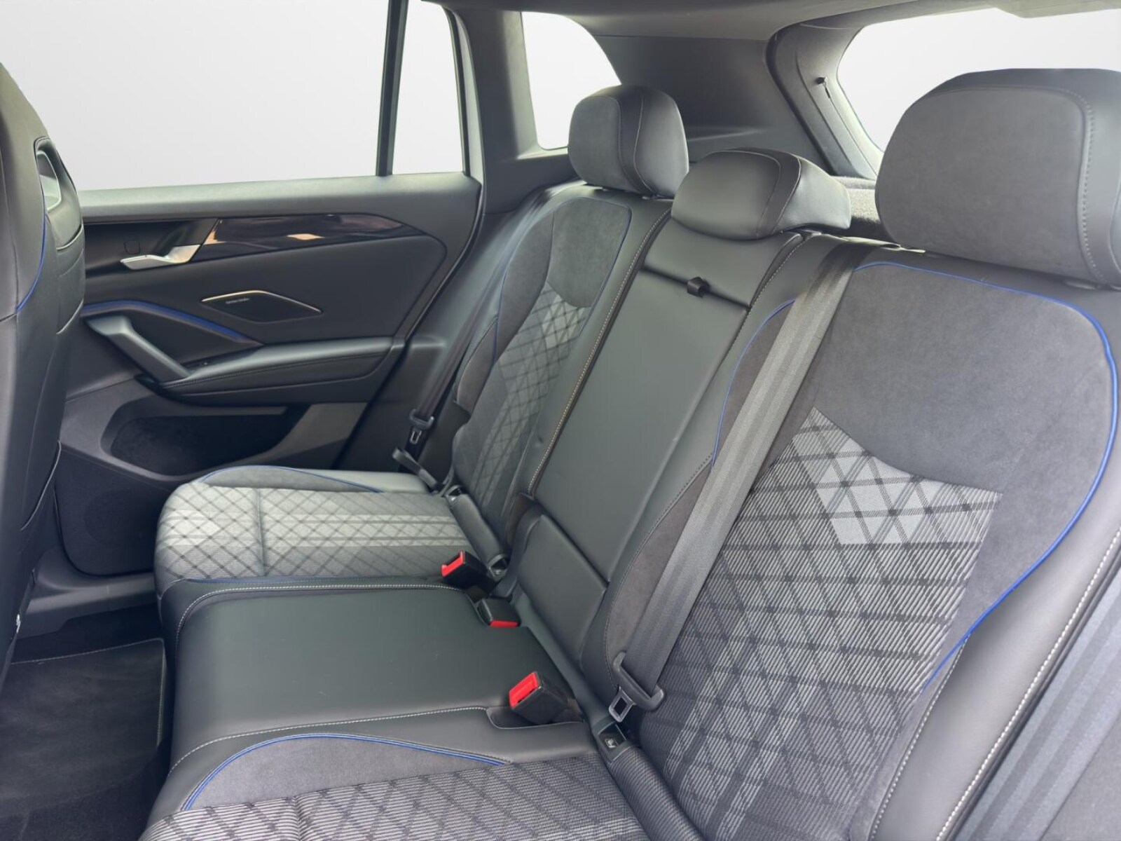 Volkswagen Tiguan – Bild 12