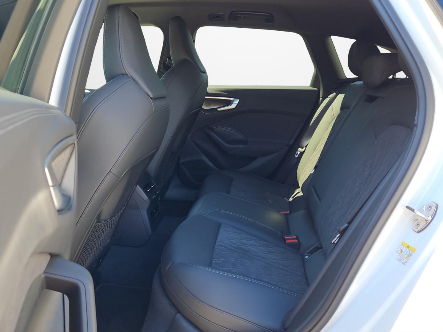 Bild über Audi A5 Avant TDI 150 kW S tronic - für weitere Informationen kontaktieren Sie den Audi Partner