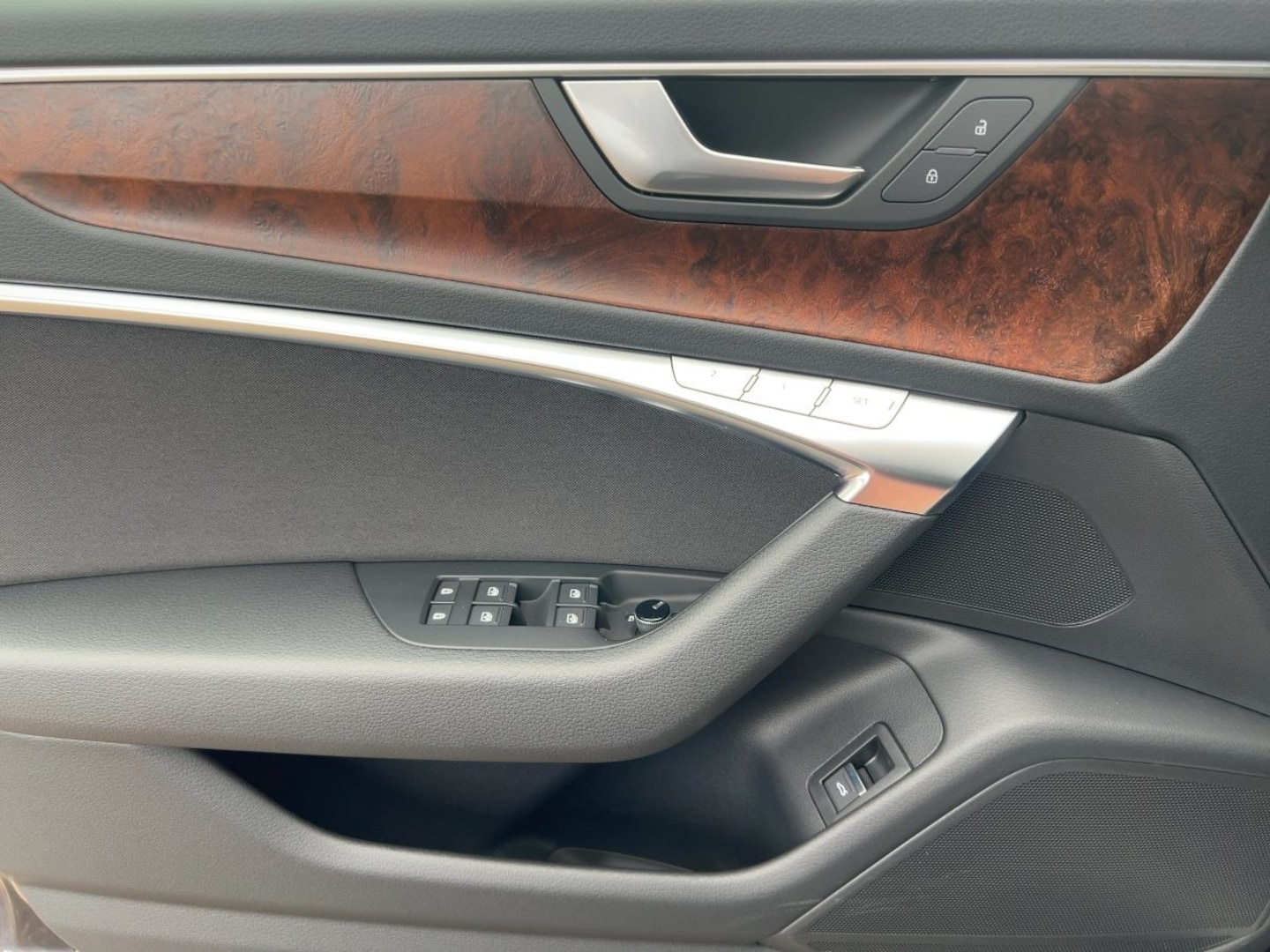 Bild über Audi A6 Avant 50 TDI quattro tiptronic - für weitere Informationen kontaktieren Sie den Audi Partner