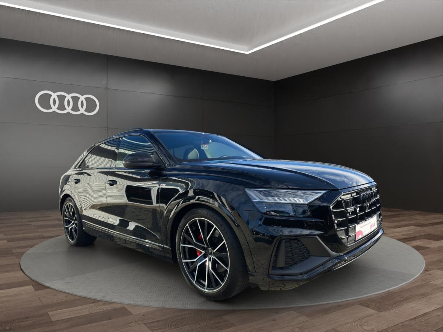 Bild über Audi Q8 competition plus 50 TDI quattro tiptronic - für weitere Informationen kontaktieren Sie den Audi Partner