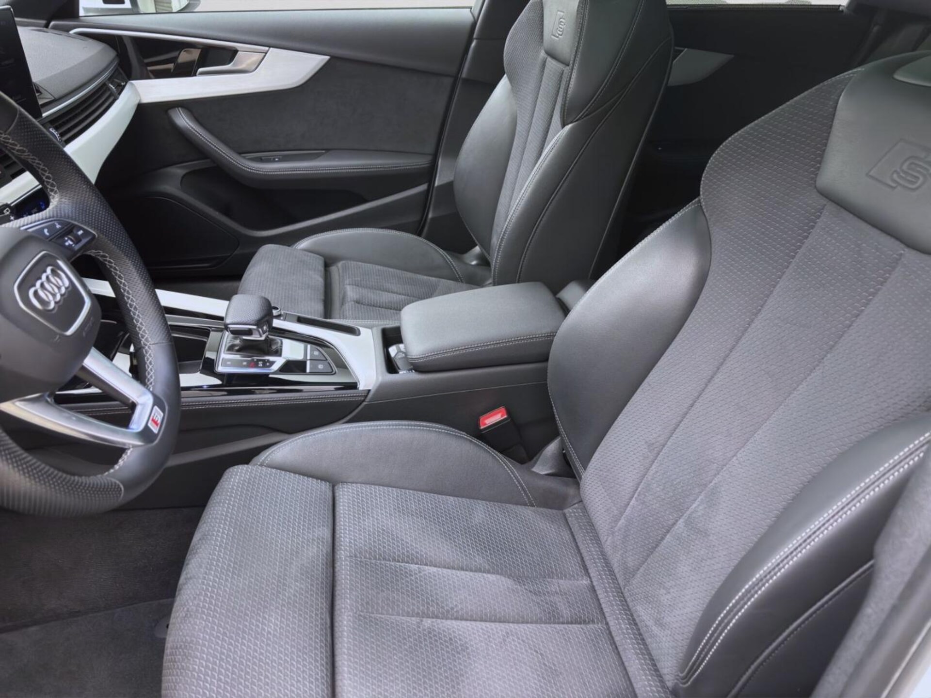Audi A4 Avant S line