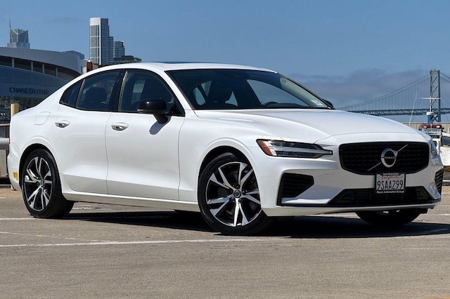 2022 Volvo S60 Recharge Plug-In Hybrid