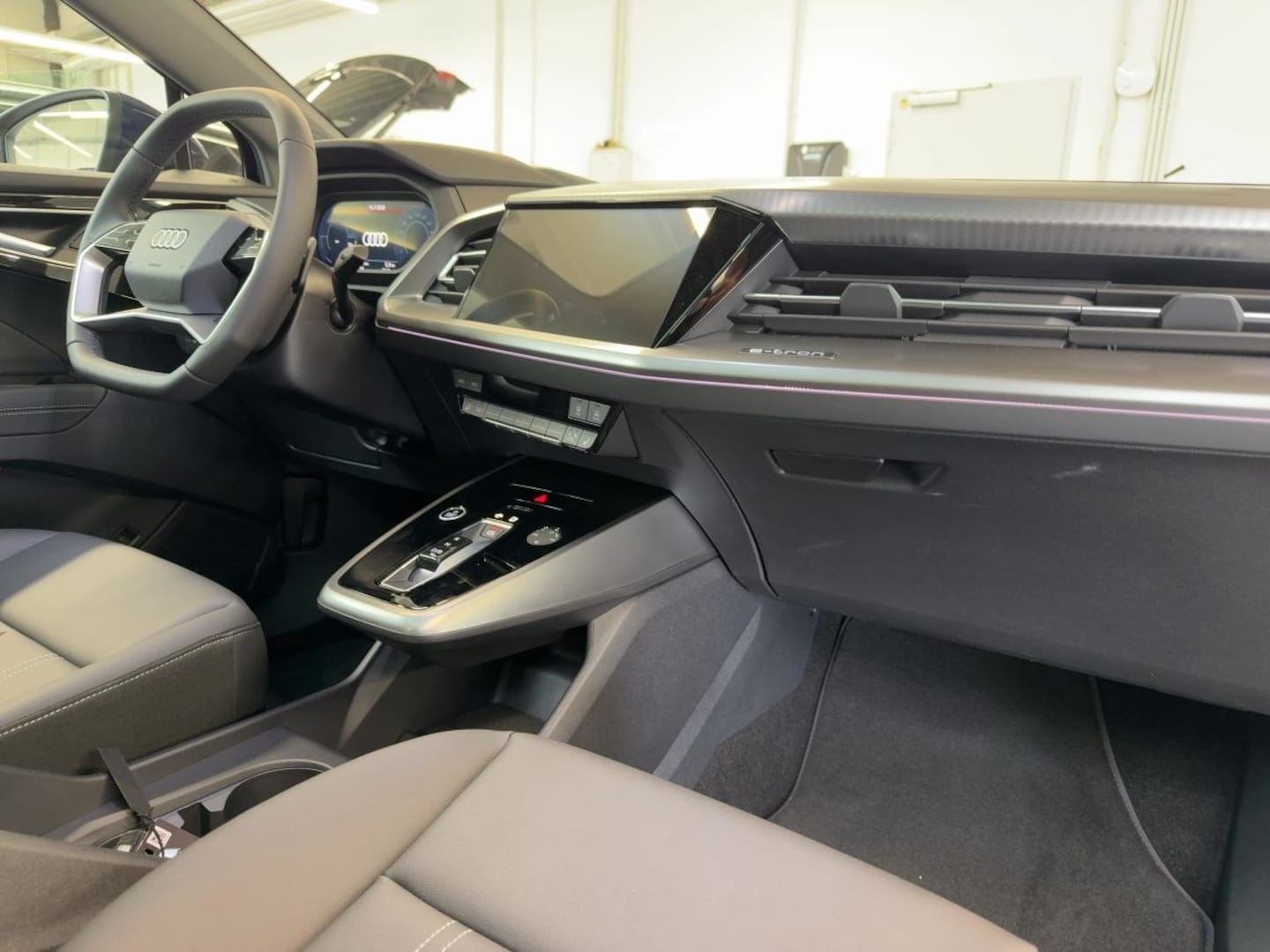 Bild über Audi Q4 Sportback e-tron 45 e-tron quattro - für weitere Informationen kontaktieren Sie den Audi Partner
