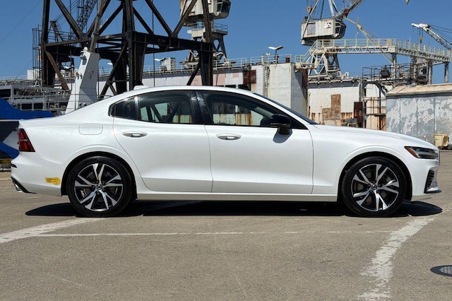 2022 Volvo S60 Recharge Plug-In Hybrid