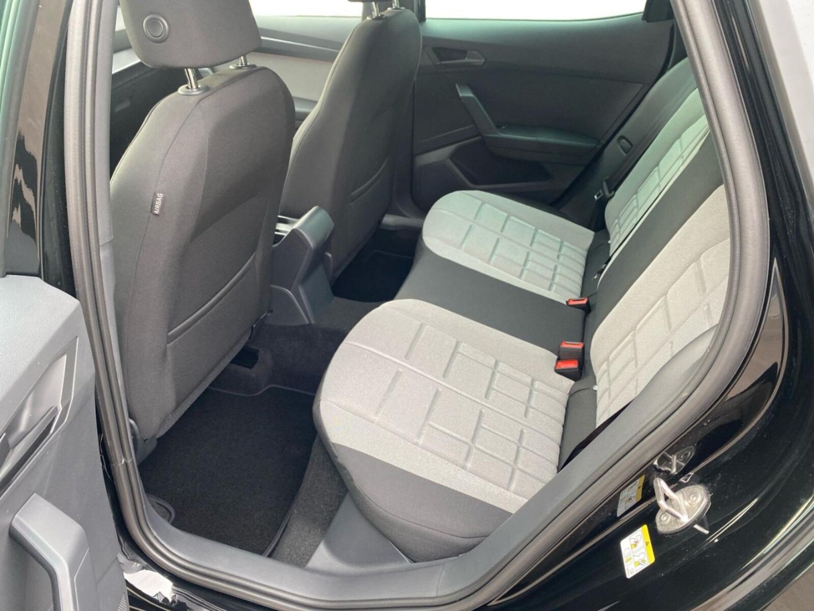 SEAT Arona – Bild 9
