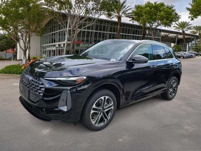 2025 Audi New Q5 Premium's photo