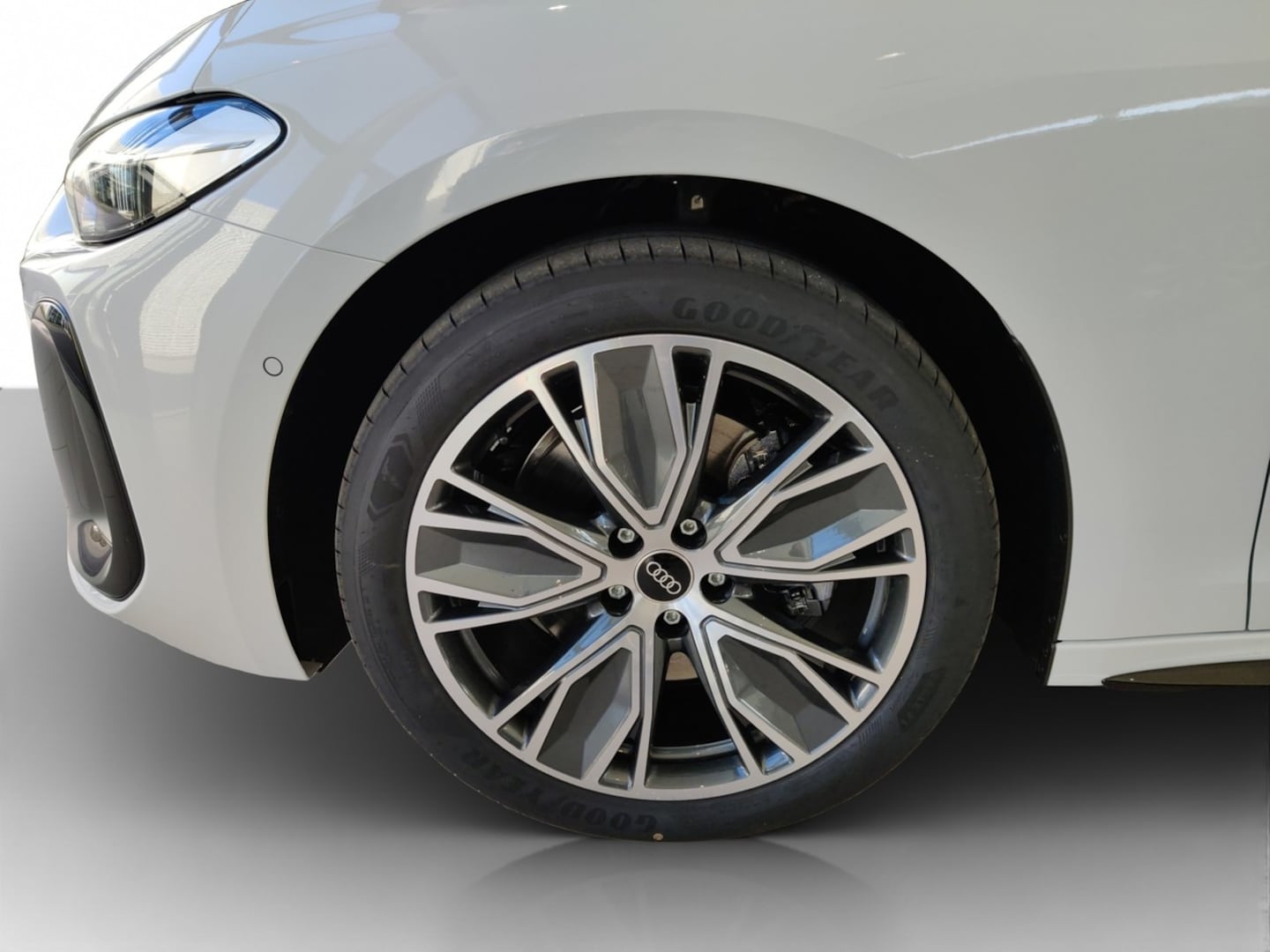 Bild über Audi A5 Avant TDI quattro 150 kW S tronic - für weitere Informationen kontaktieren Sie den Audi Partner