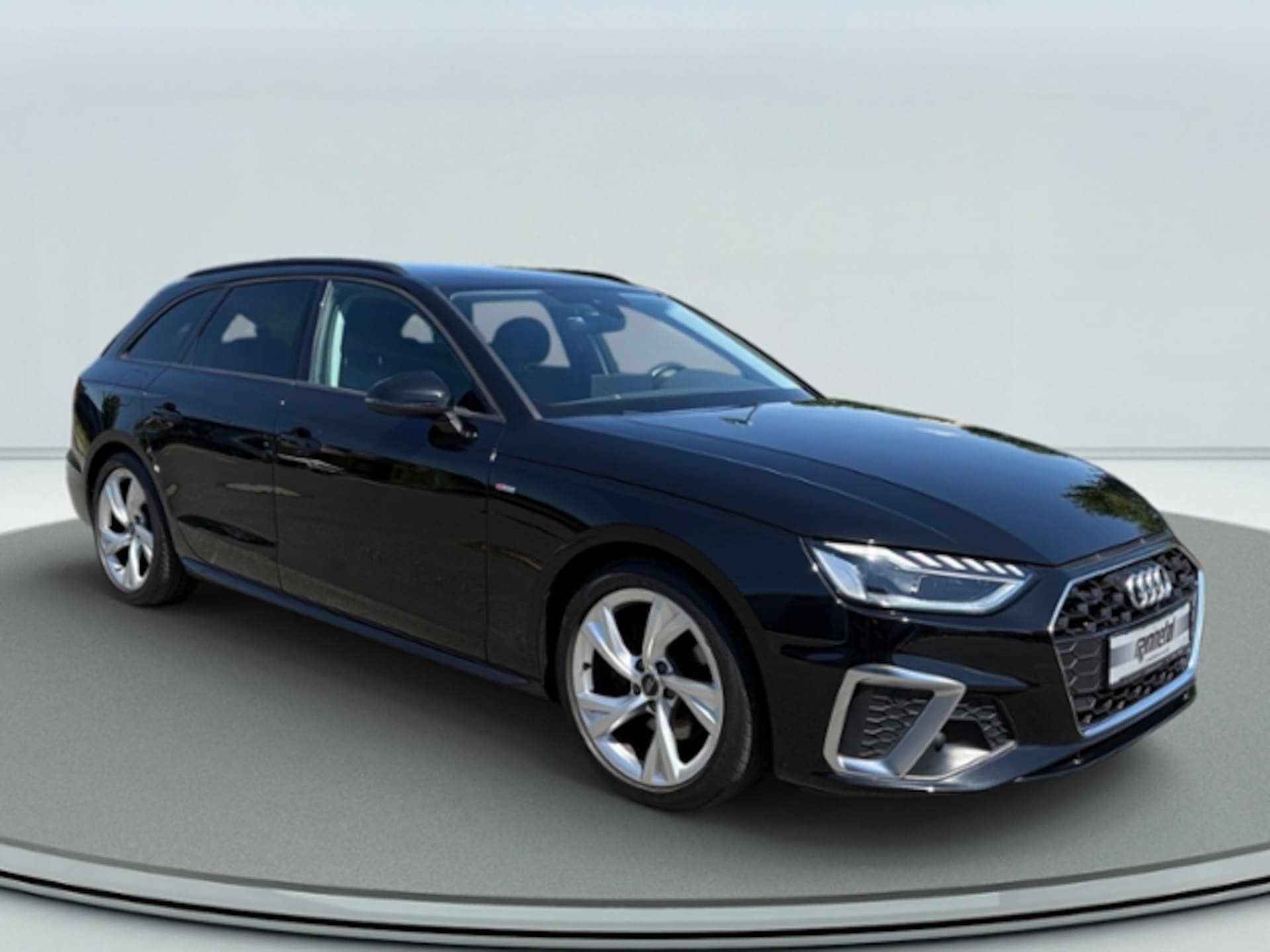 Audi A4 Avant S line