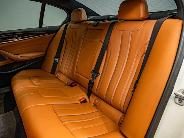 2019 BMW 5 Series 540i - Photo 38