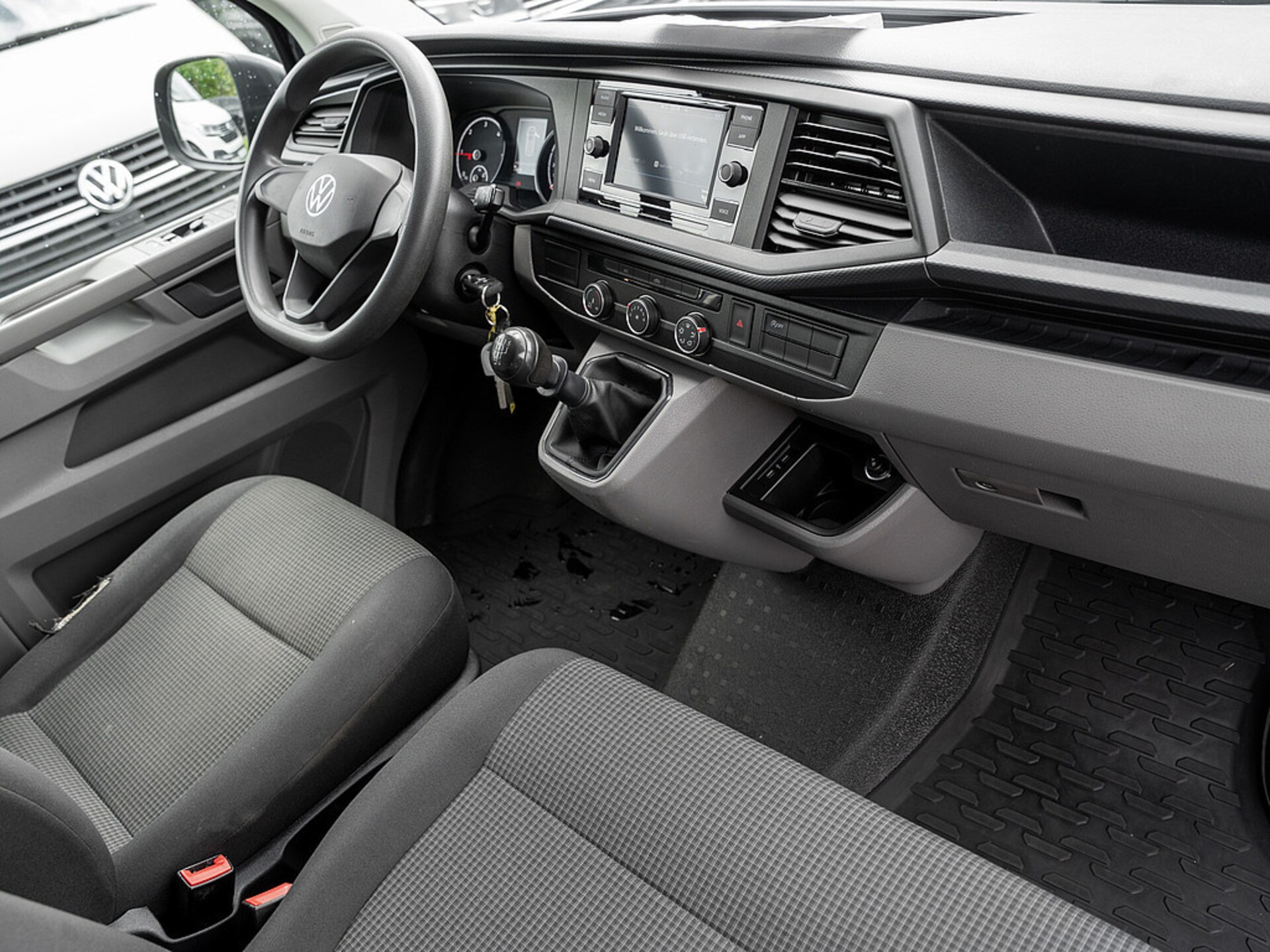 Volkswagen T6.1 Transporter Kasten langer Radstand
