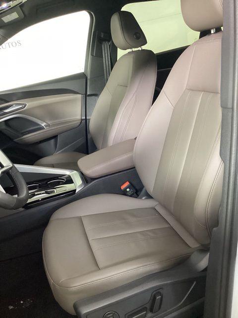 2025 Audi Q5 Premium - Photo 12