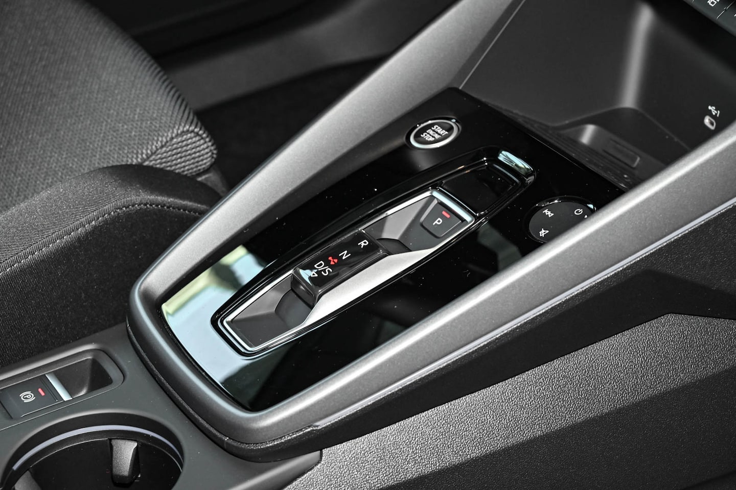 Bild über Audi A3 Sportback S line 35 TFSI S tronic - für weitere Informationen kontaktieren Sie den Audi Partner