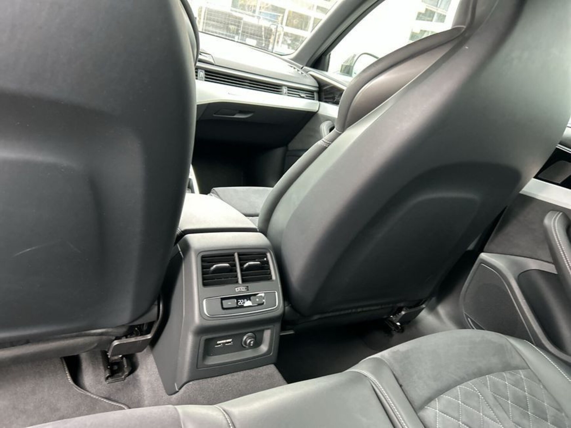 Audi A4 Avant S line