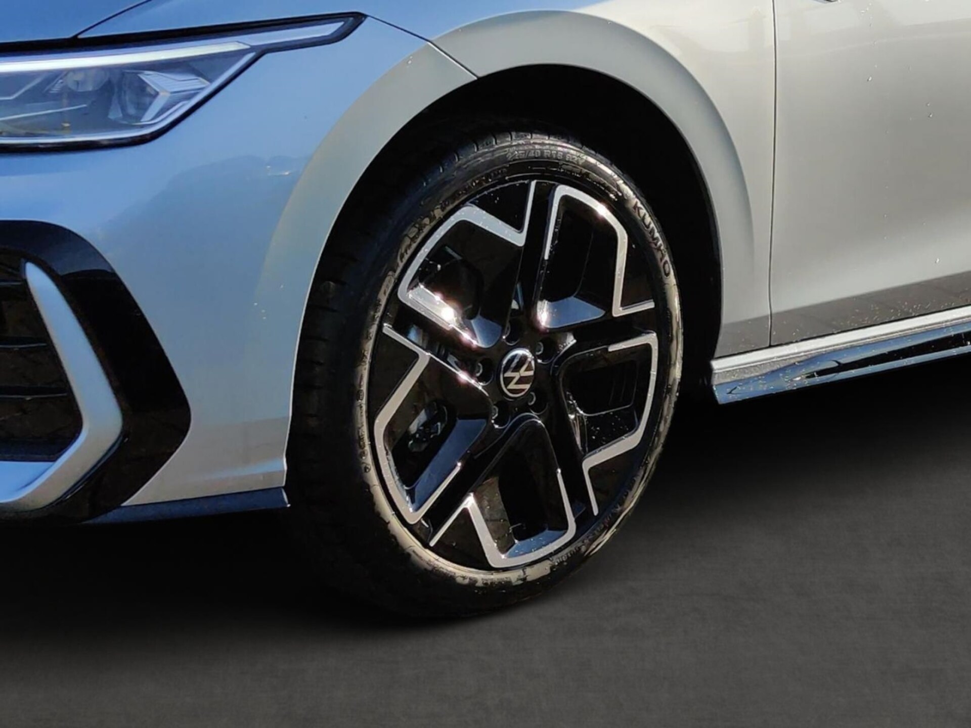 Volkswagen Golf R-Line