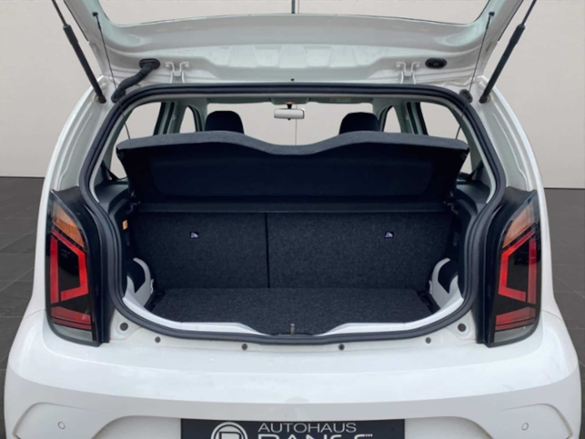 Volkswagen up! move up!