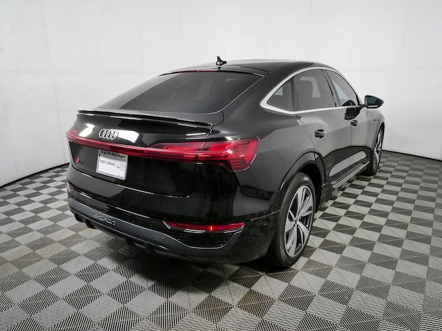 2024 Audi Q8 Sportback e-tron